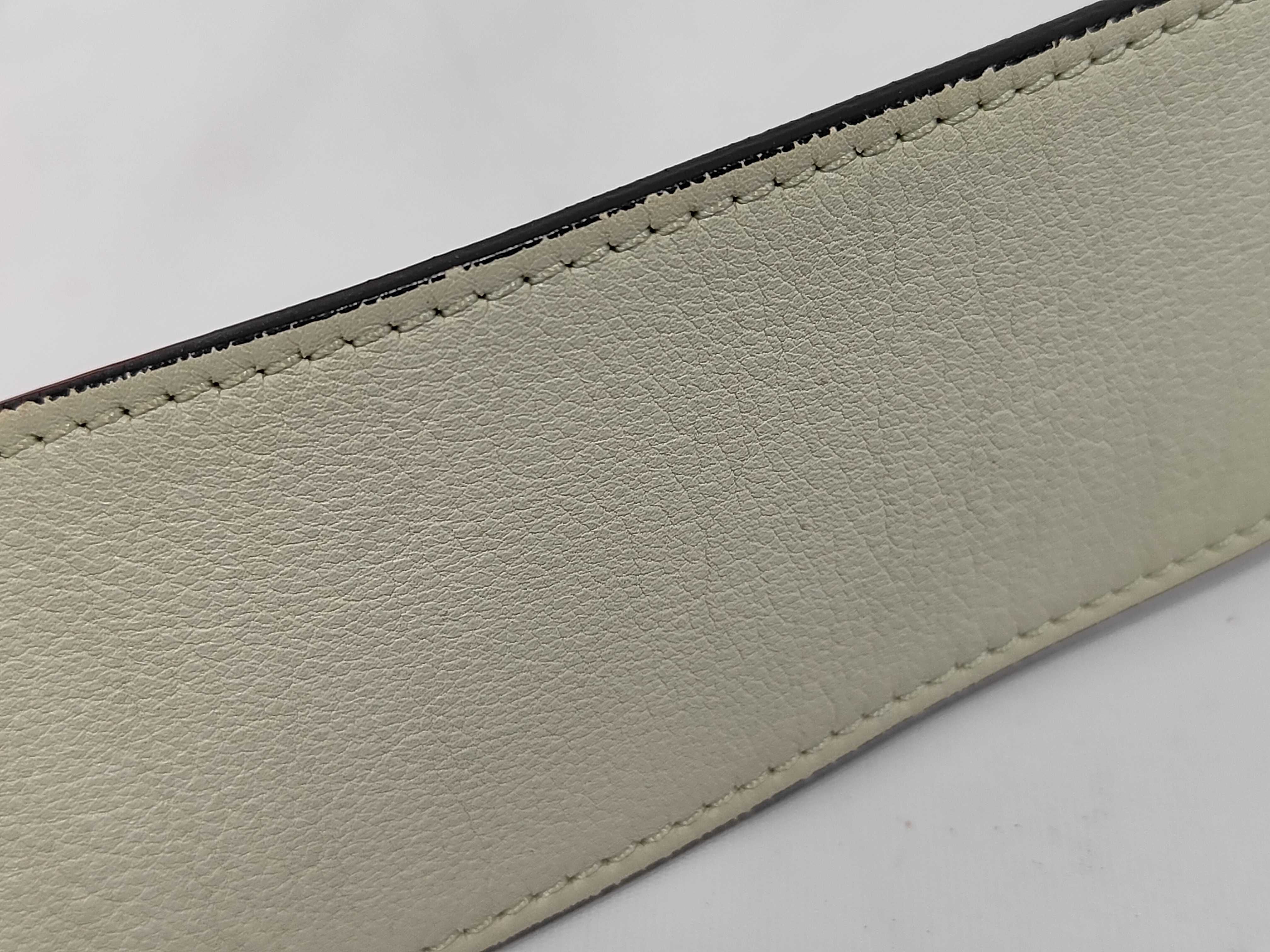 Frame Medium Leather Shoulder Bag — view 7