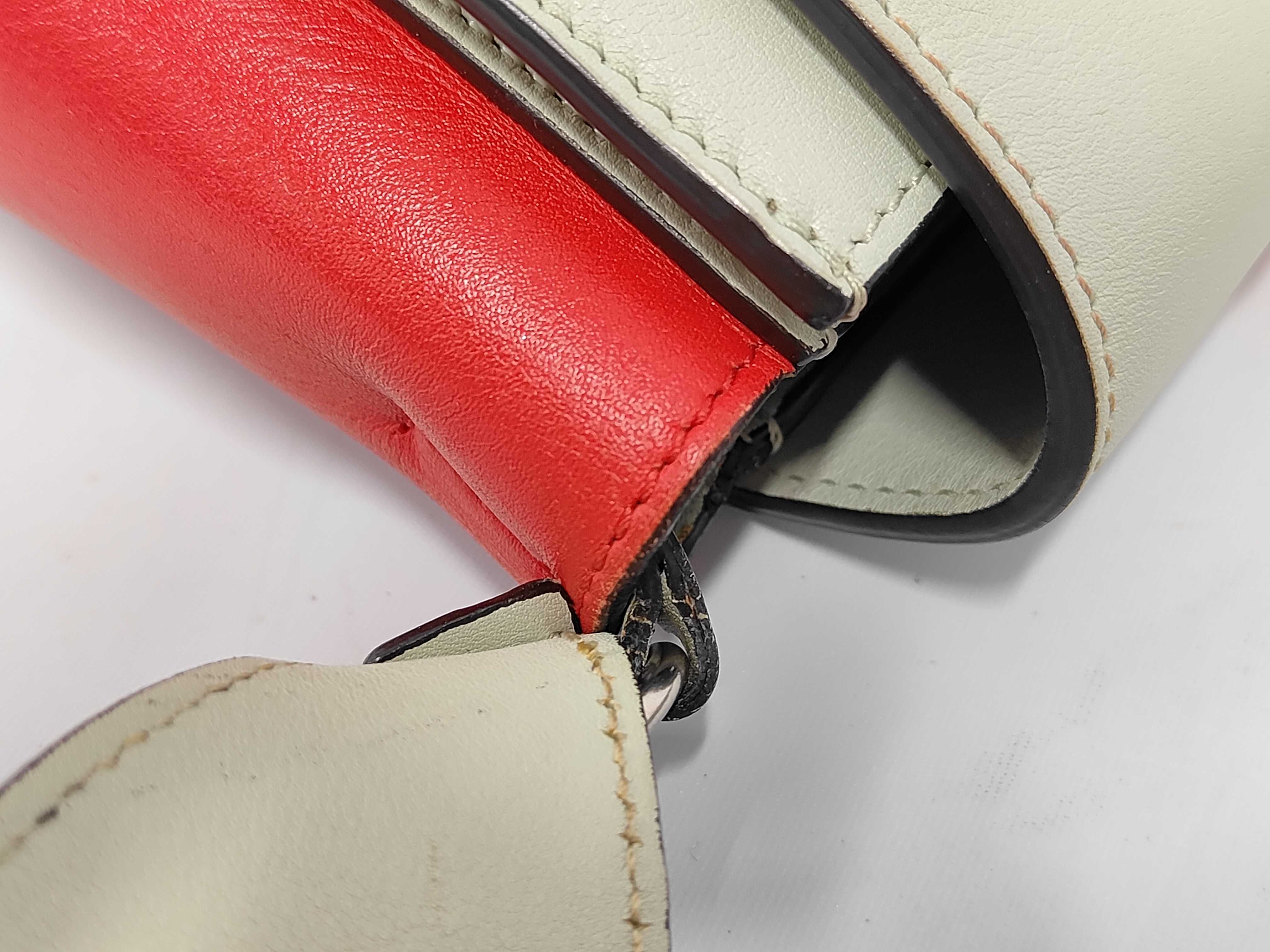 Frame Medium Leather Shoulder Bag — view 8