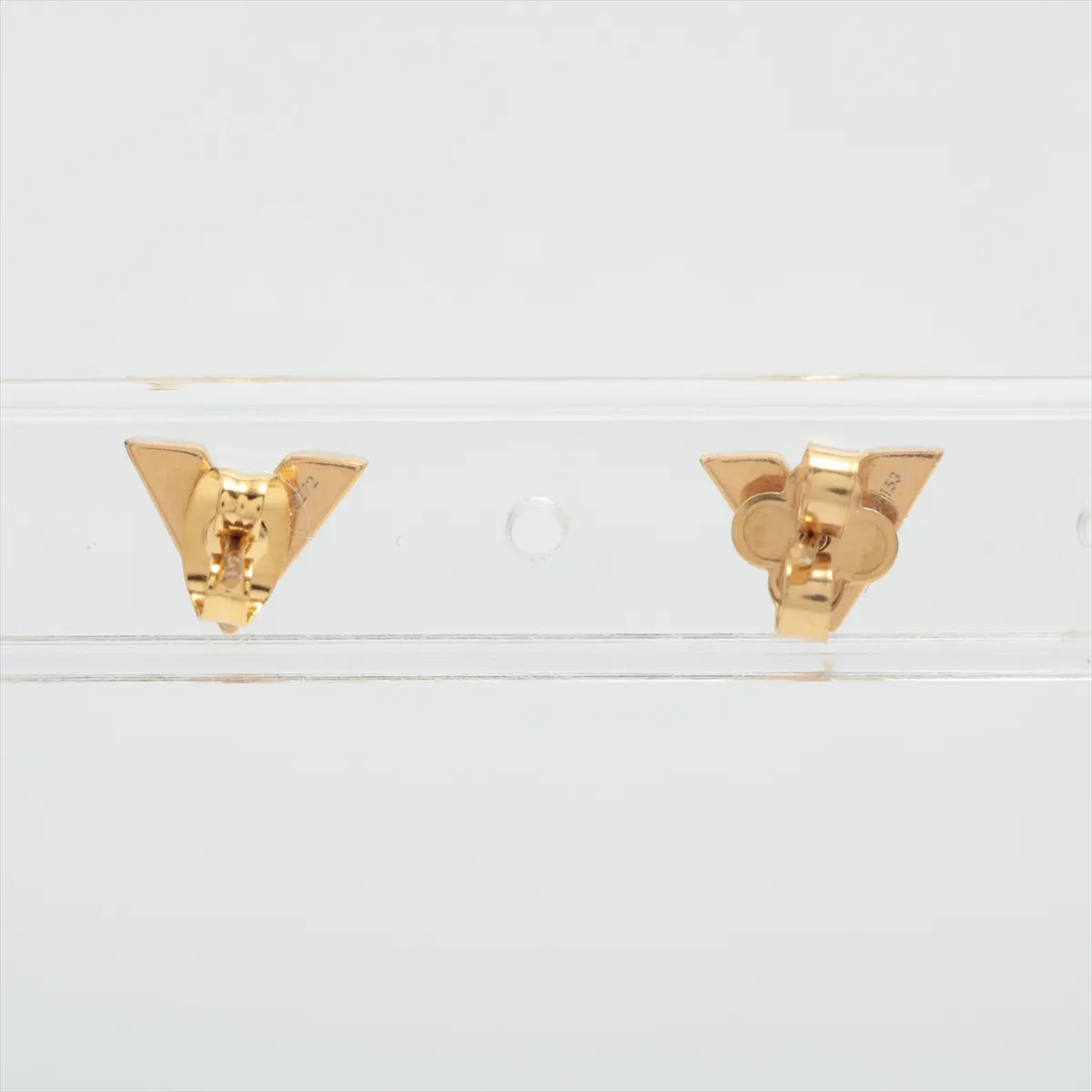 M68153 Essential V LE3272 Earrings (for both ears) GP Gold — view 2