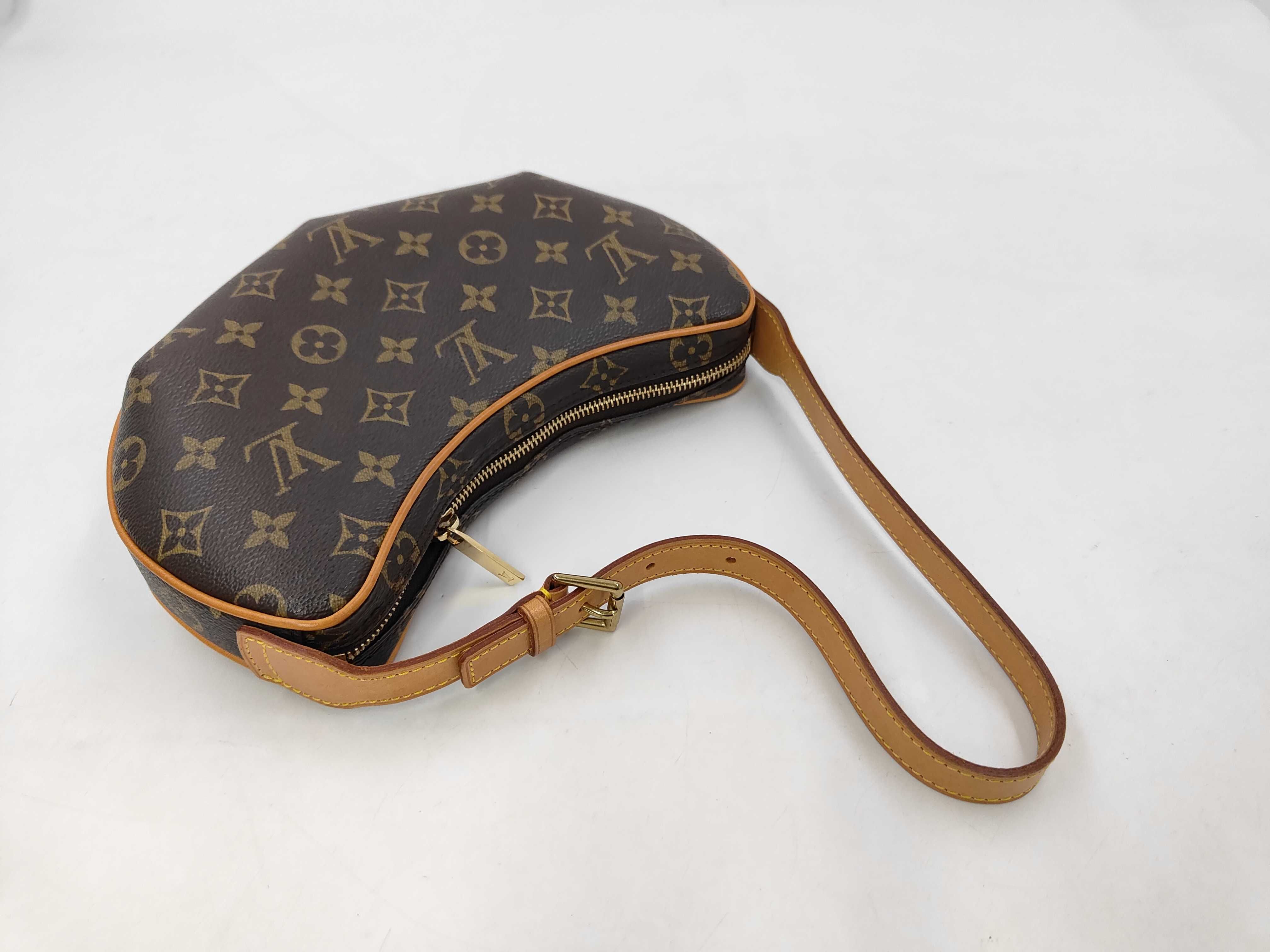 Monogram Pochette Croissant Shoulder Bag (No cracks) / M51510 / MI0043 — view 6