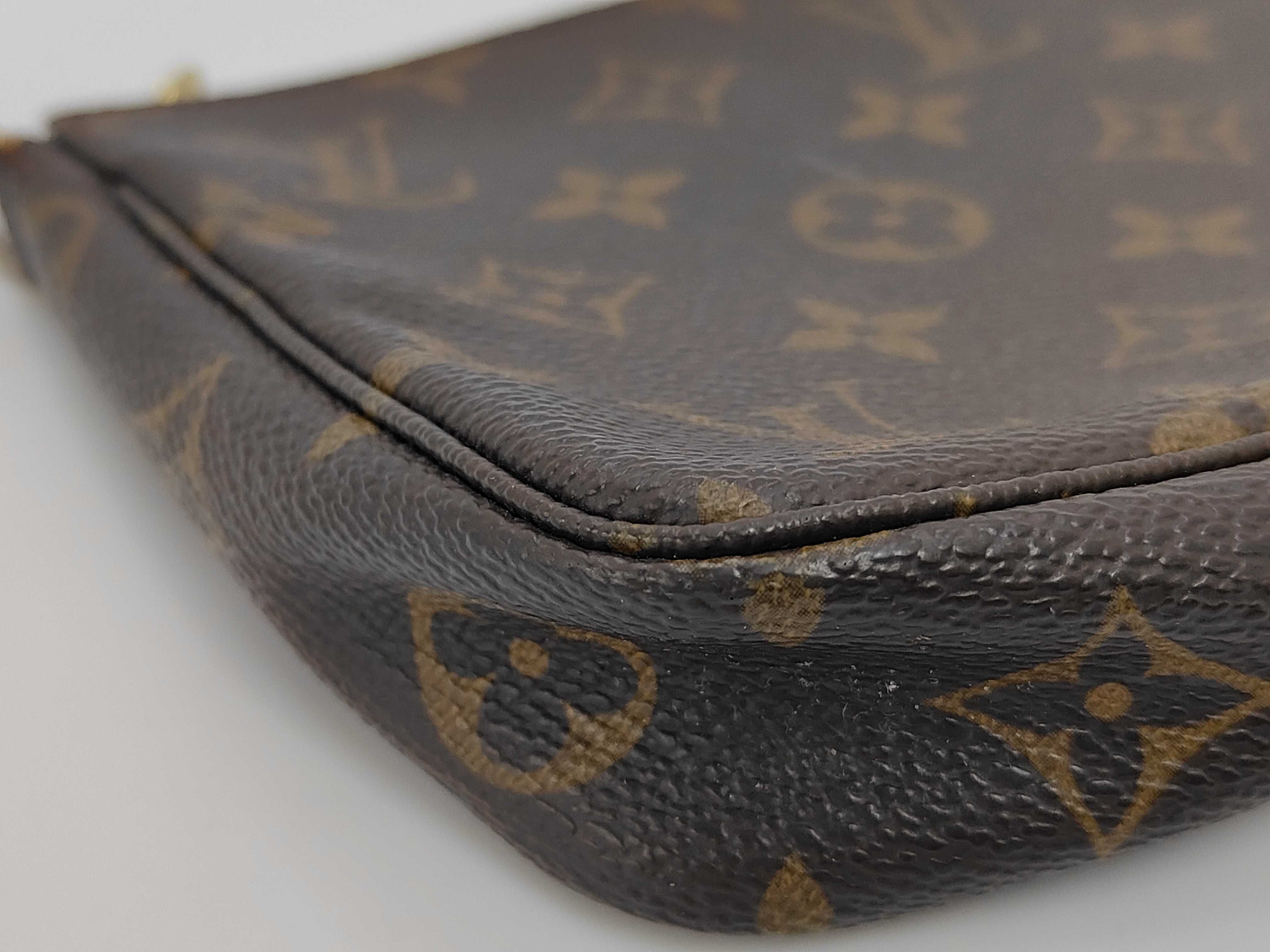 Monogram Louis Vuitton Monogram Pouch Pochette Accessoires M51980 Pouch — view 5