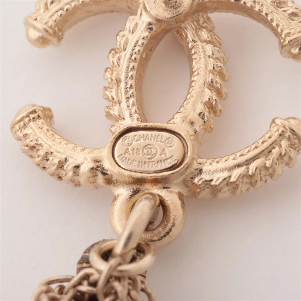 Coco Mark A18A Earrings (Pair) GP x Faux Pearl Gold - — view 5