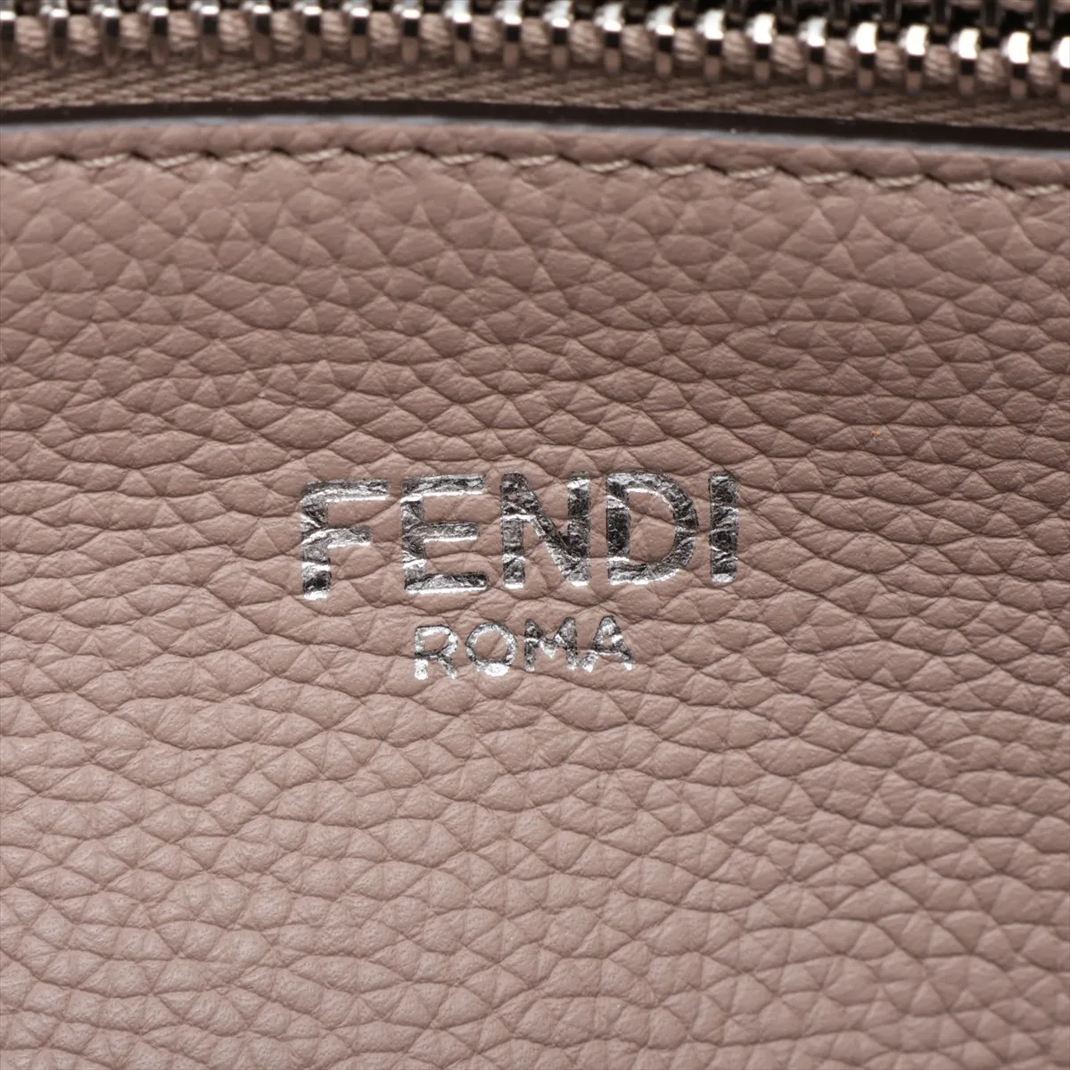 Logo 7VA610 Leather Tote Bag, Beige — view 9