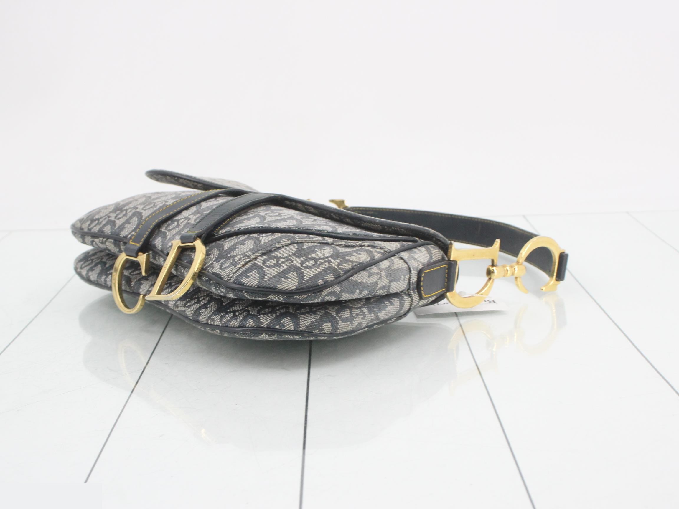 Trotter Saddle Shoulder Bag — view 6
