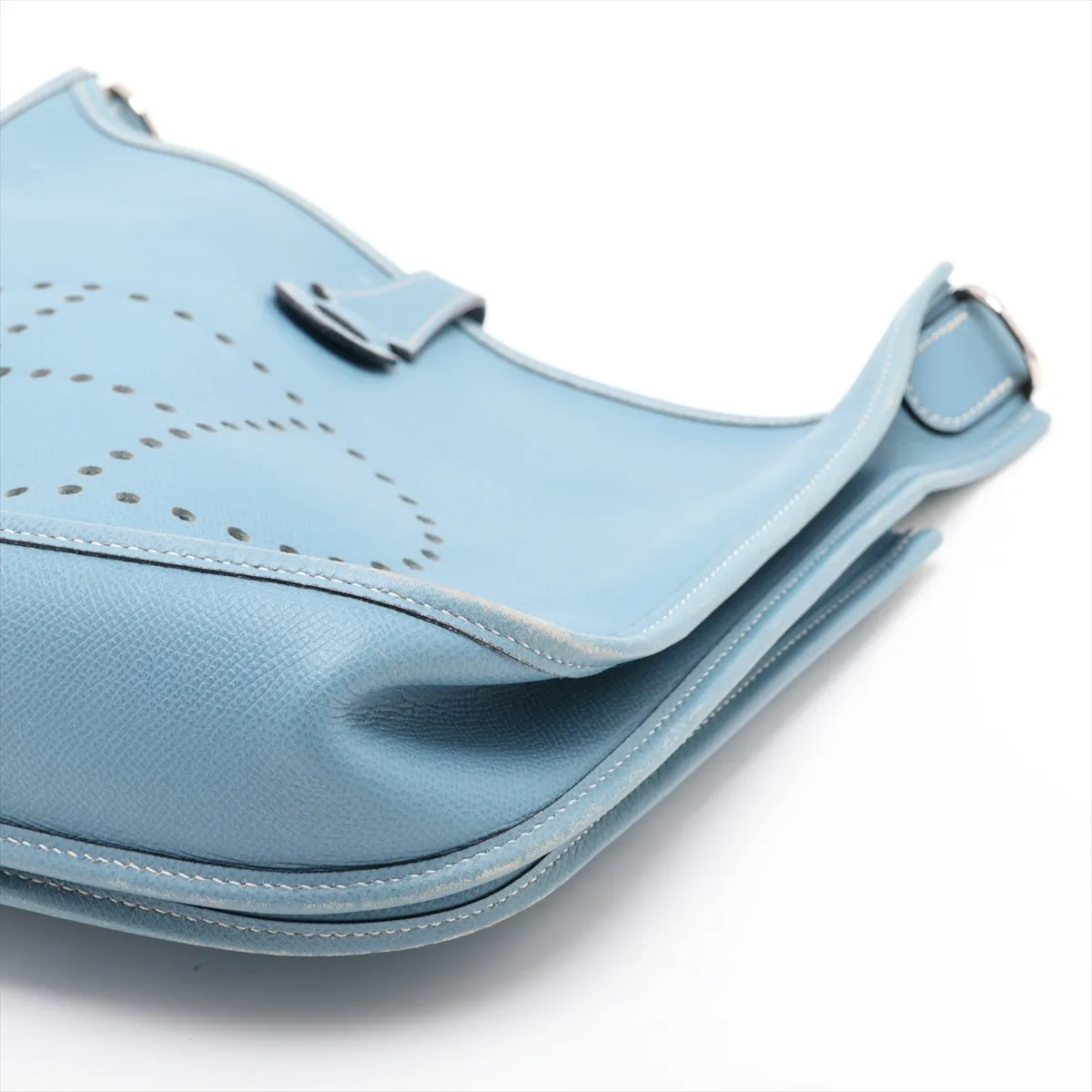 Evelyne II 29 PM, Veau Epsom leather, Blue Jean color, silver hardware. J: 2006 — view 3