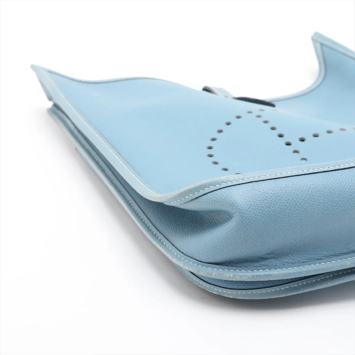 Evelyne II 29 PM, Veau Epsom leather, Blue Jean color, silver hardware. J: 2006 — view 4