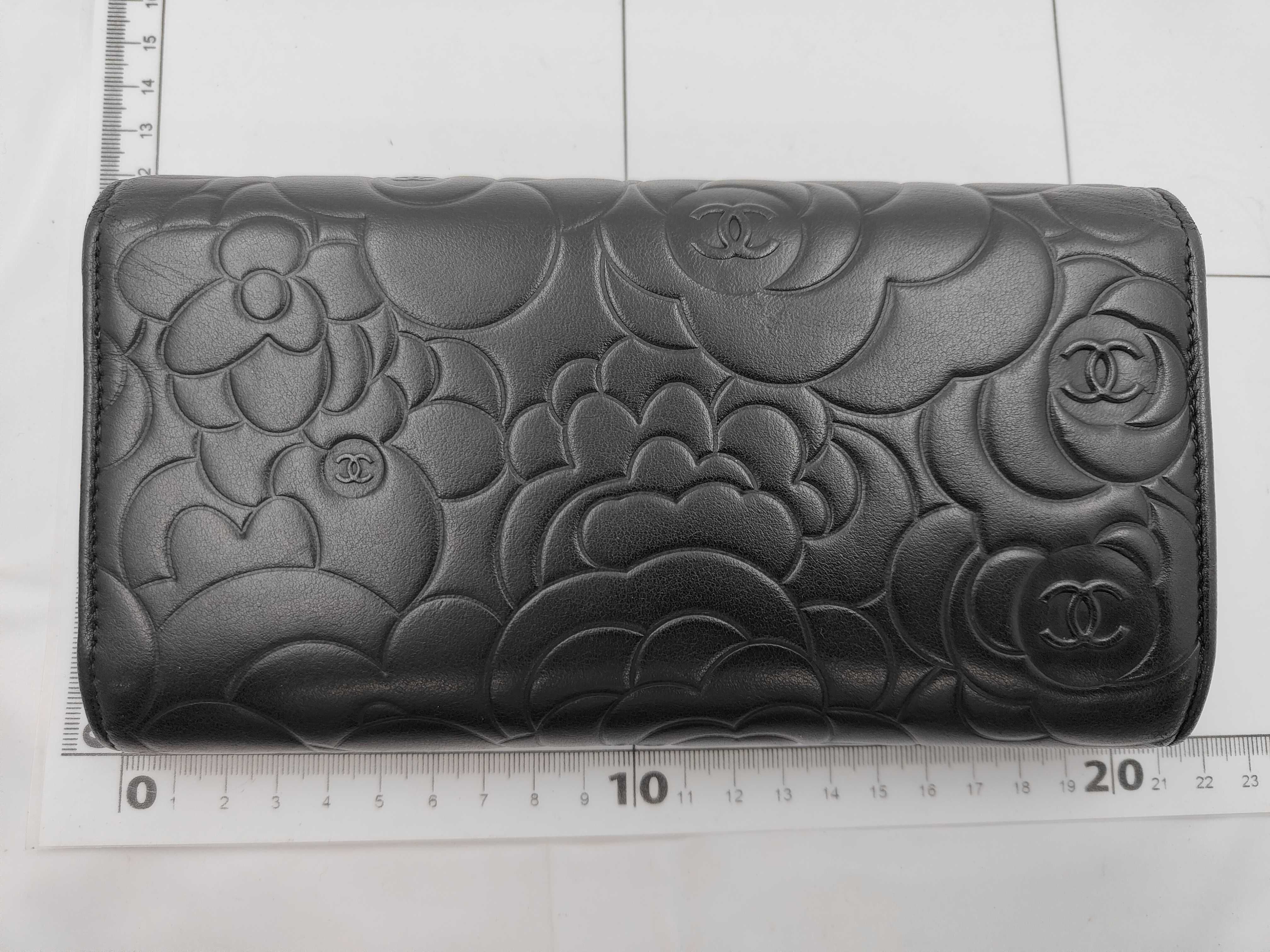 Camellia Long Wallet, with original sticker, serial number in the 17s range. — view 2