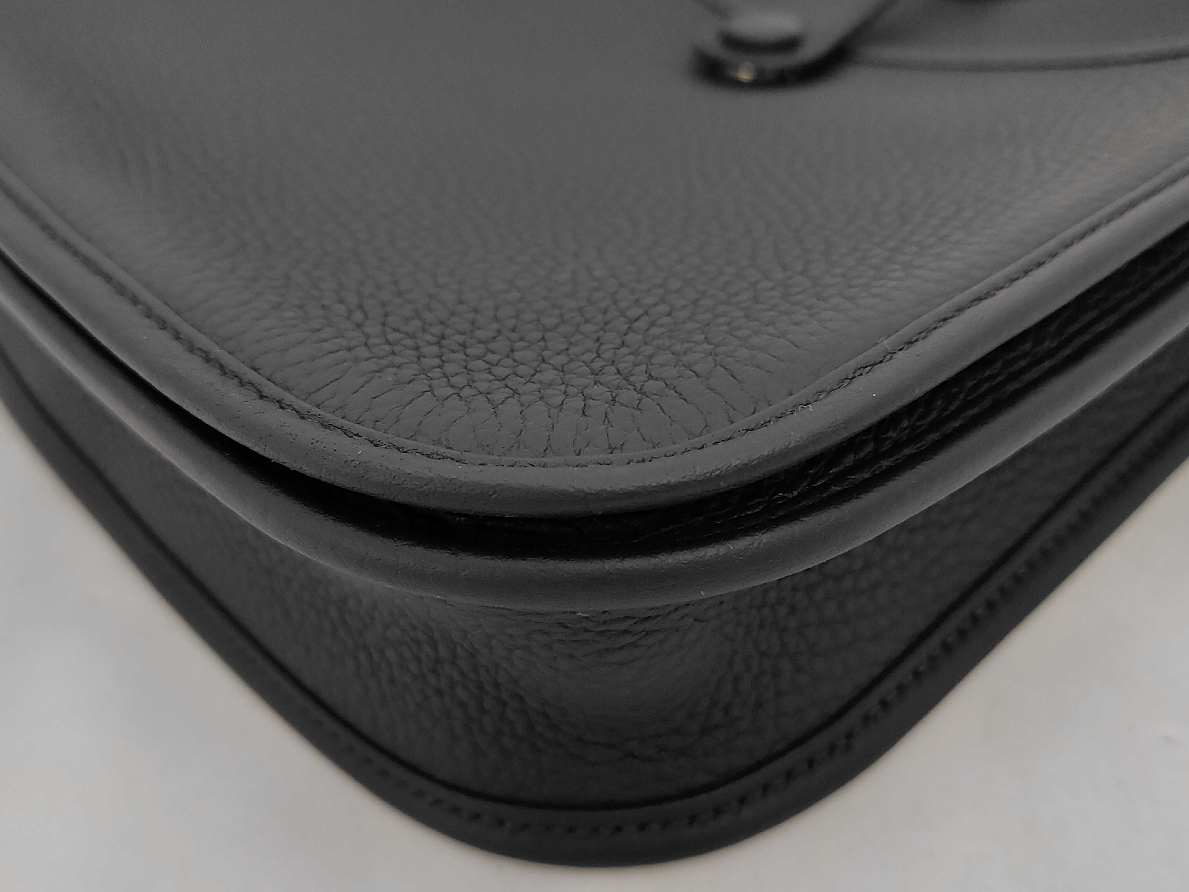 Evelyne 23 handbag, black x Taurillon Clemence leather x silver hardware x G stamp. — view 4
