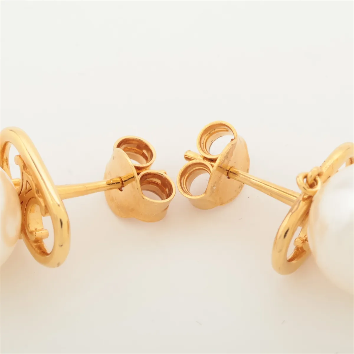 Mini Triomphe UFV3263 Earrings (for both ears) GP x Fake Pearl Gold — view 4