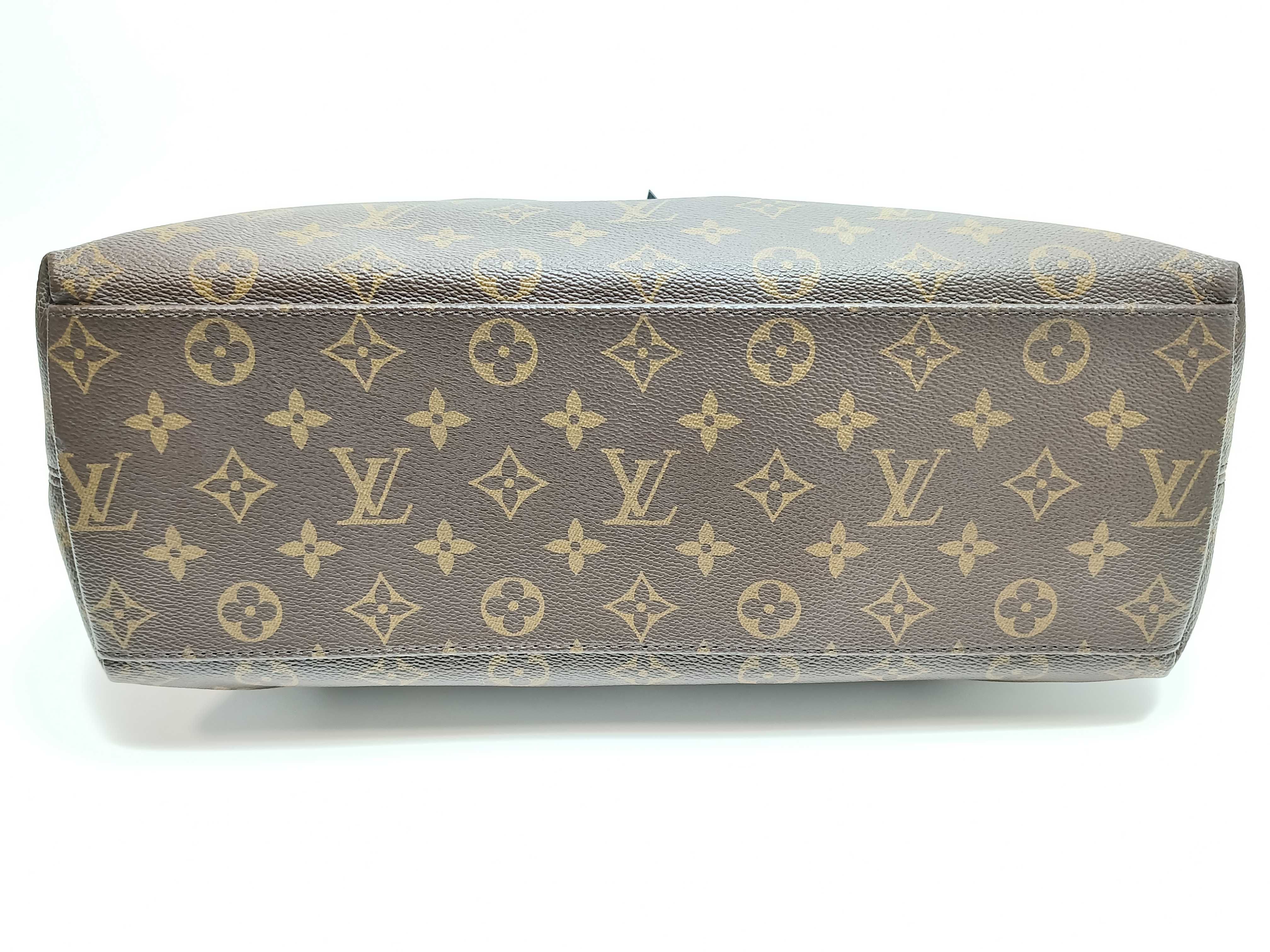 Monogram Tuileries Hobo M43154 Shoulder Bag — view 7