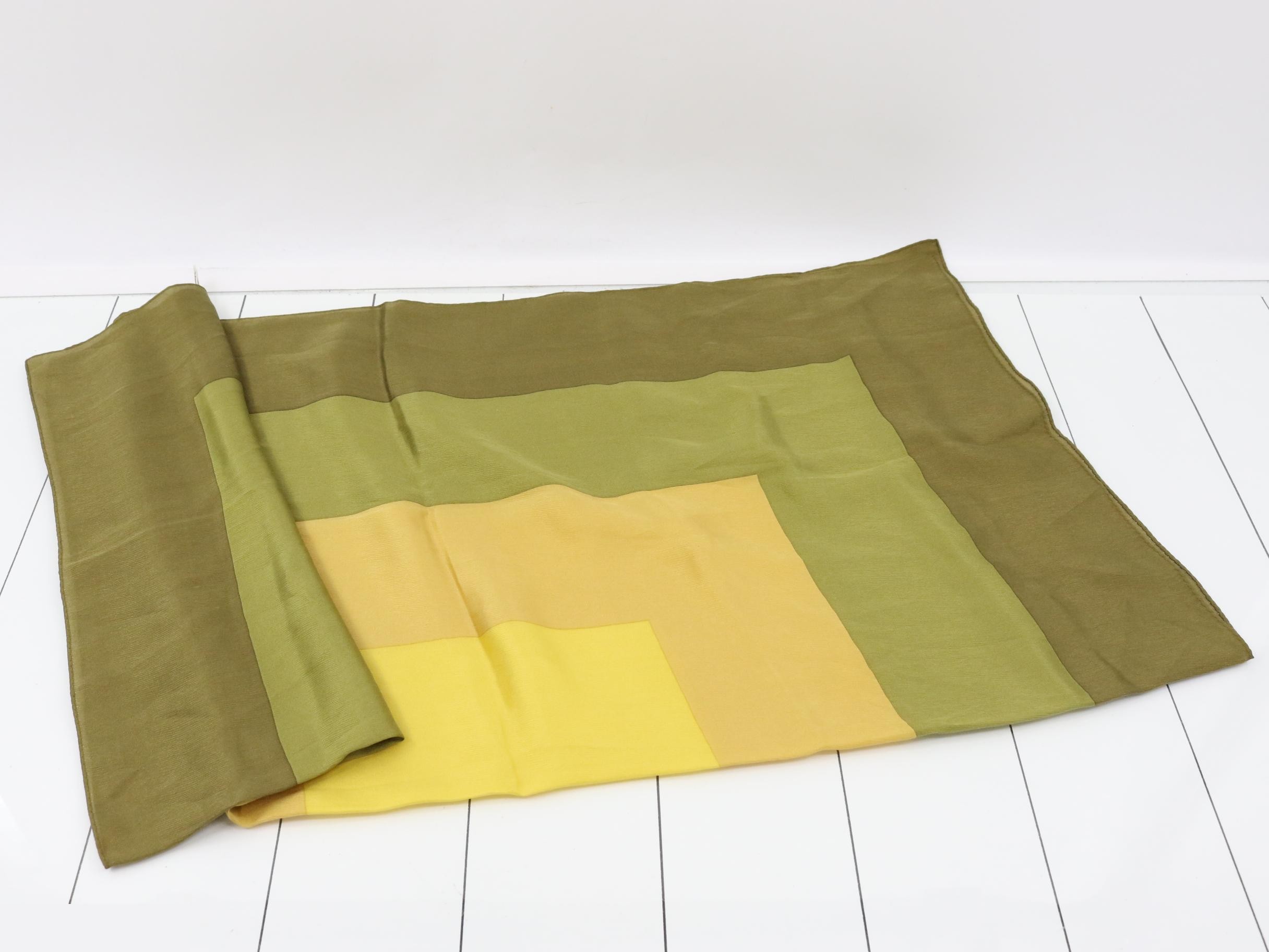 scarf — view 3