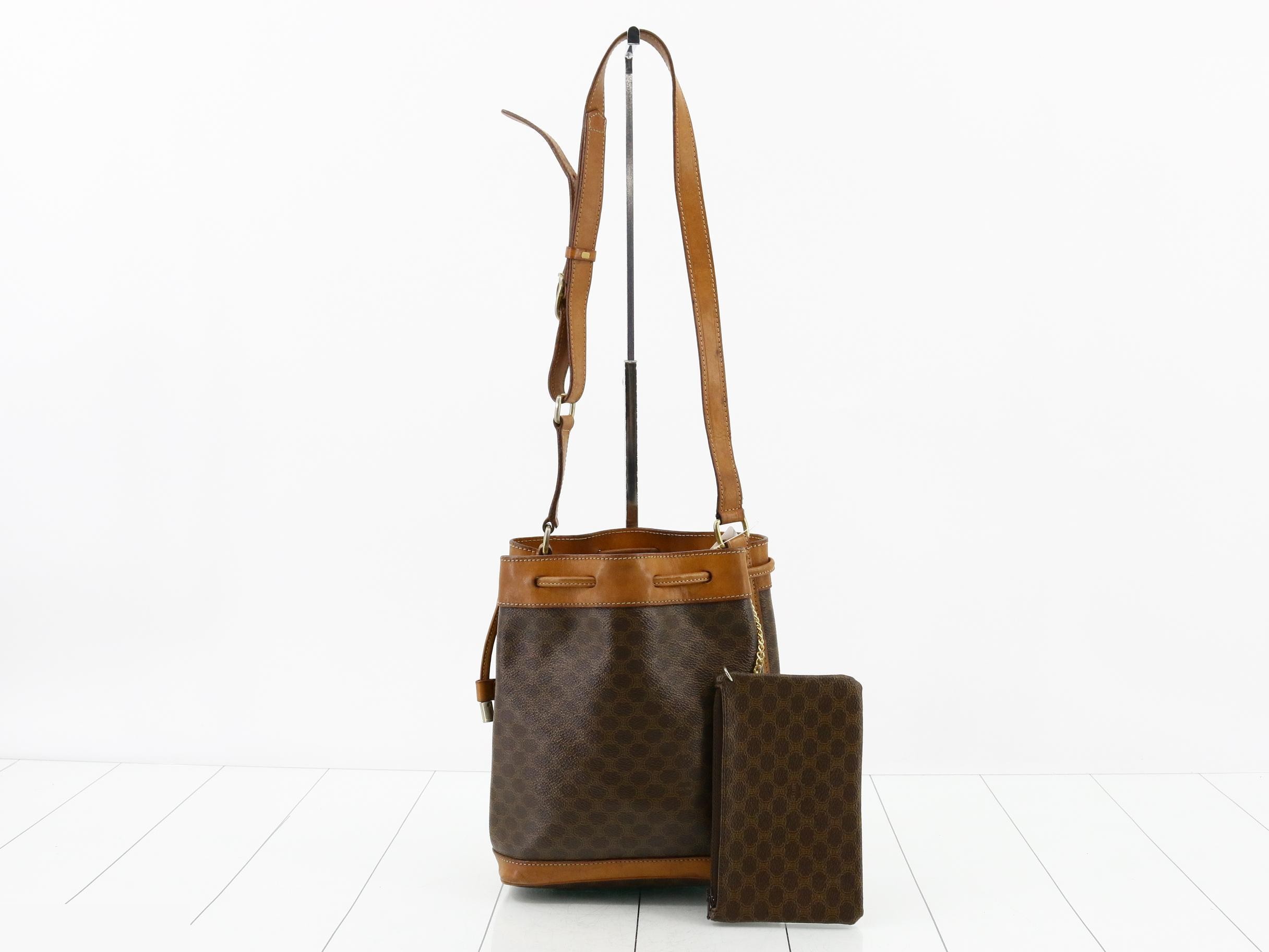 Handbag with drawstring