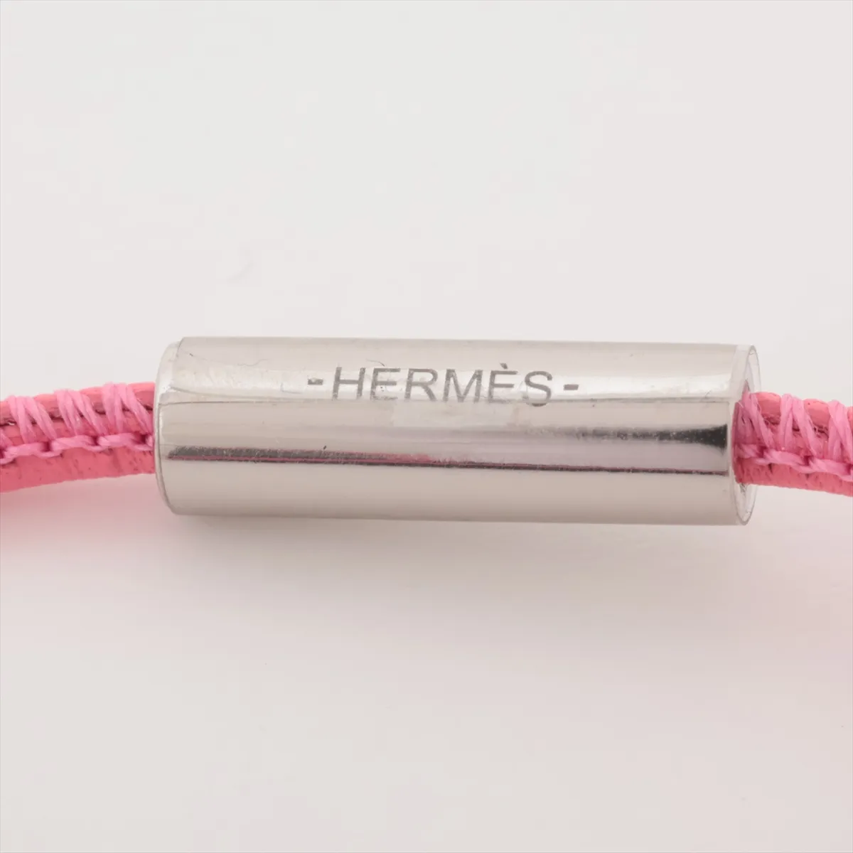 H Equipe pendant, buffalo horn x lacquered wood, red, some wear, tarnishing, strap stretched. — view 4