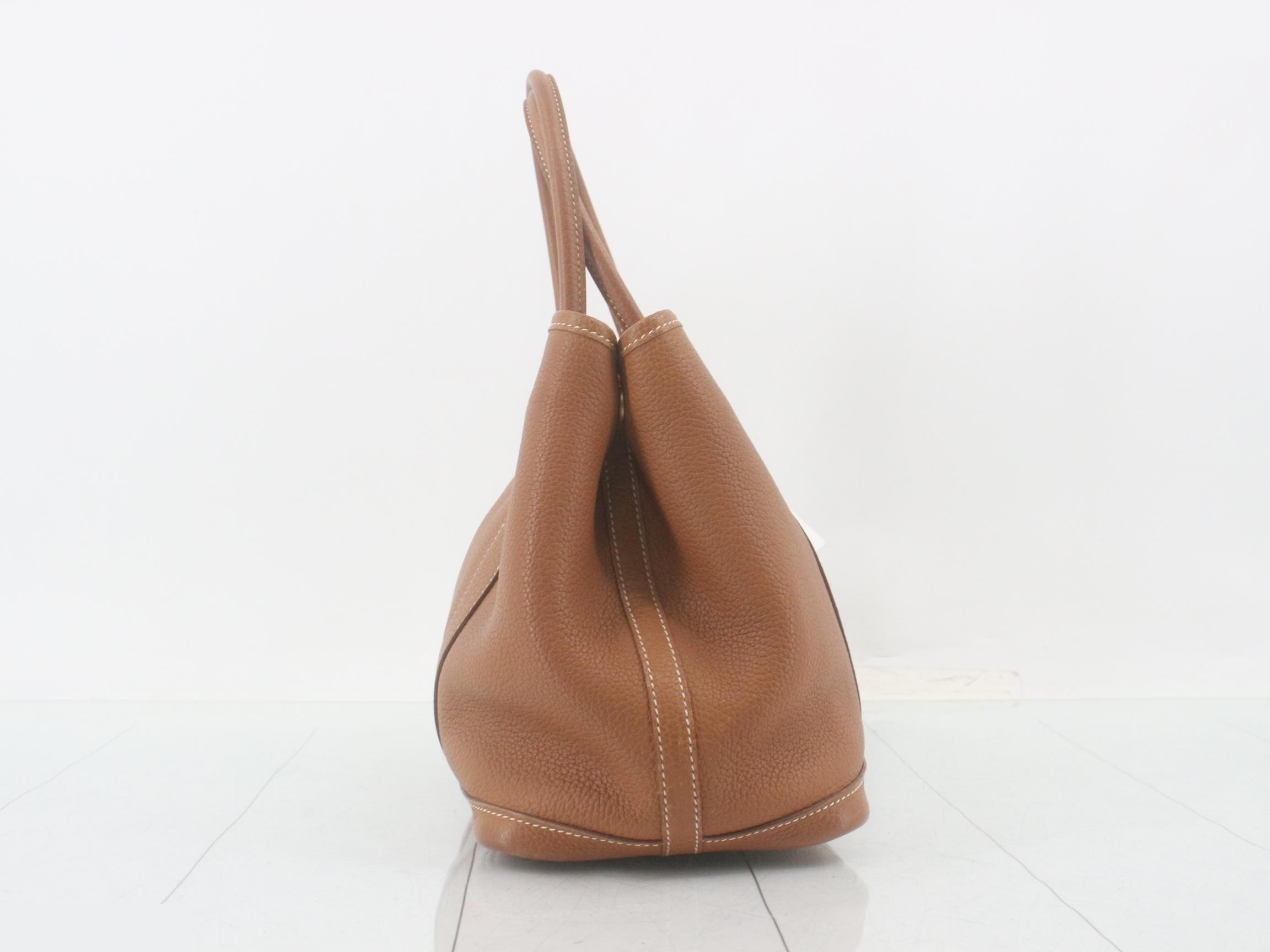 Garden Party 30 Tote Bag - Engraving: P — view 4