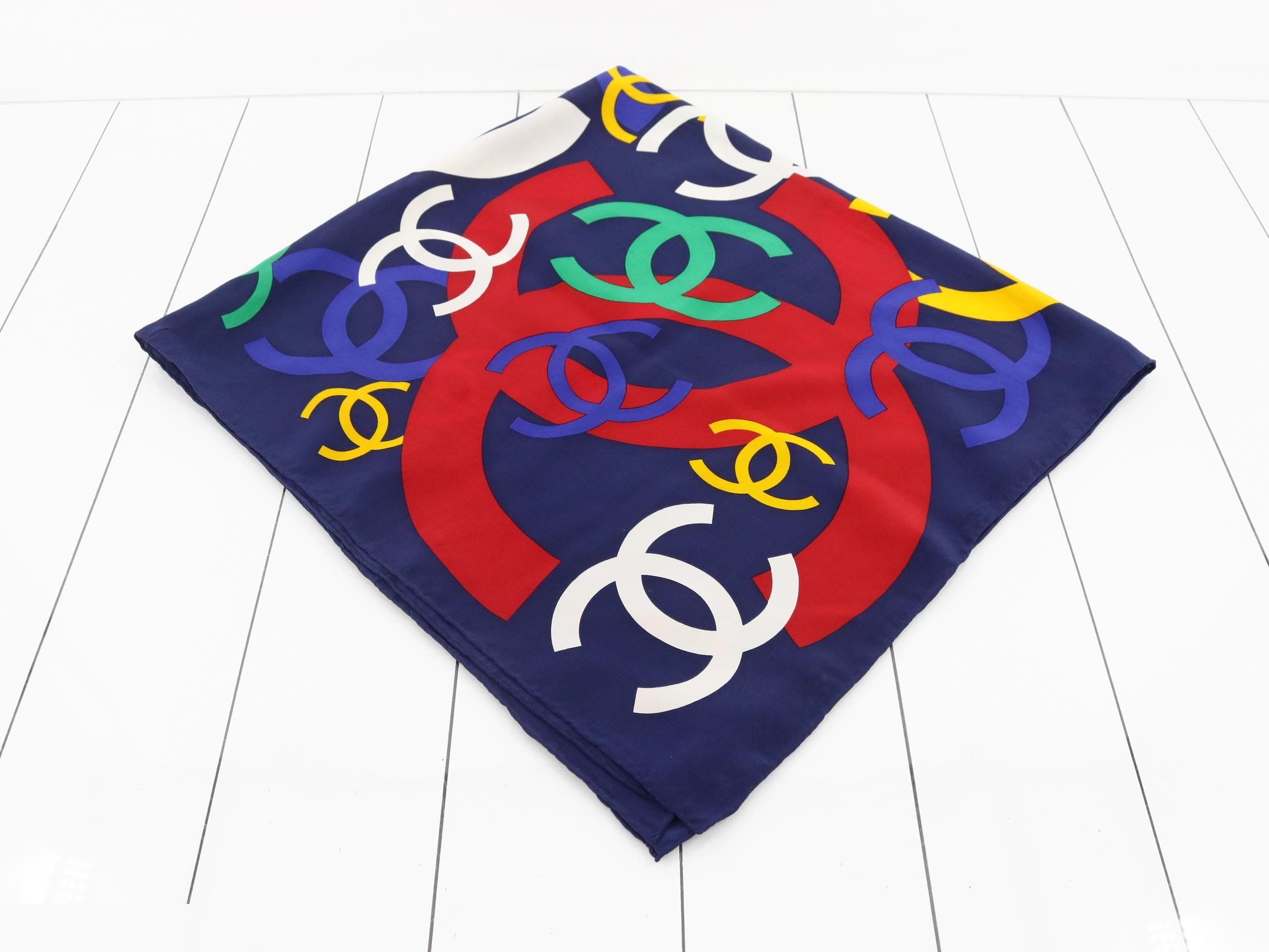 Vintage large silk scarf with tags. — view 2