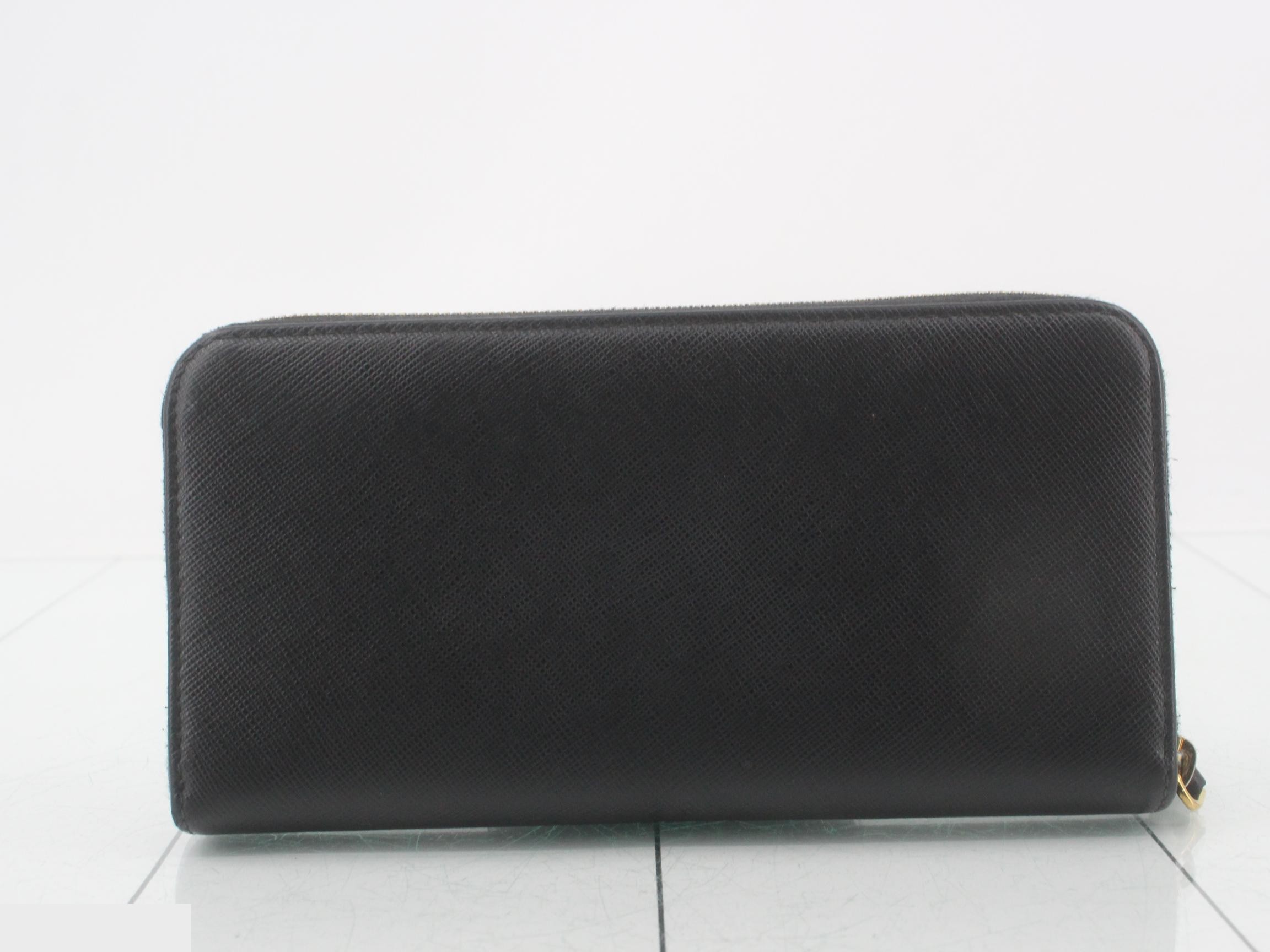 Saffiano Round Zip Wallet — view 2