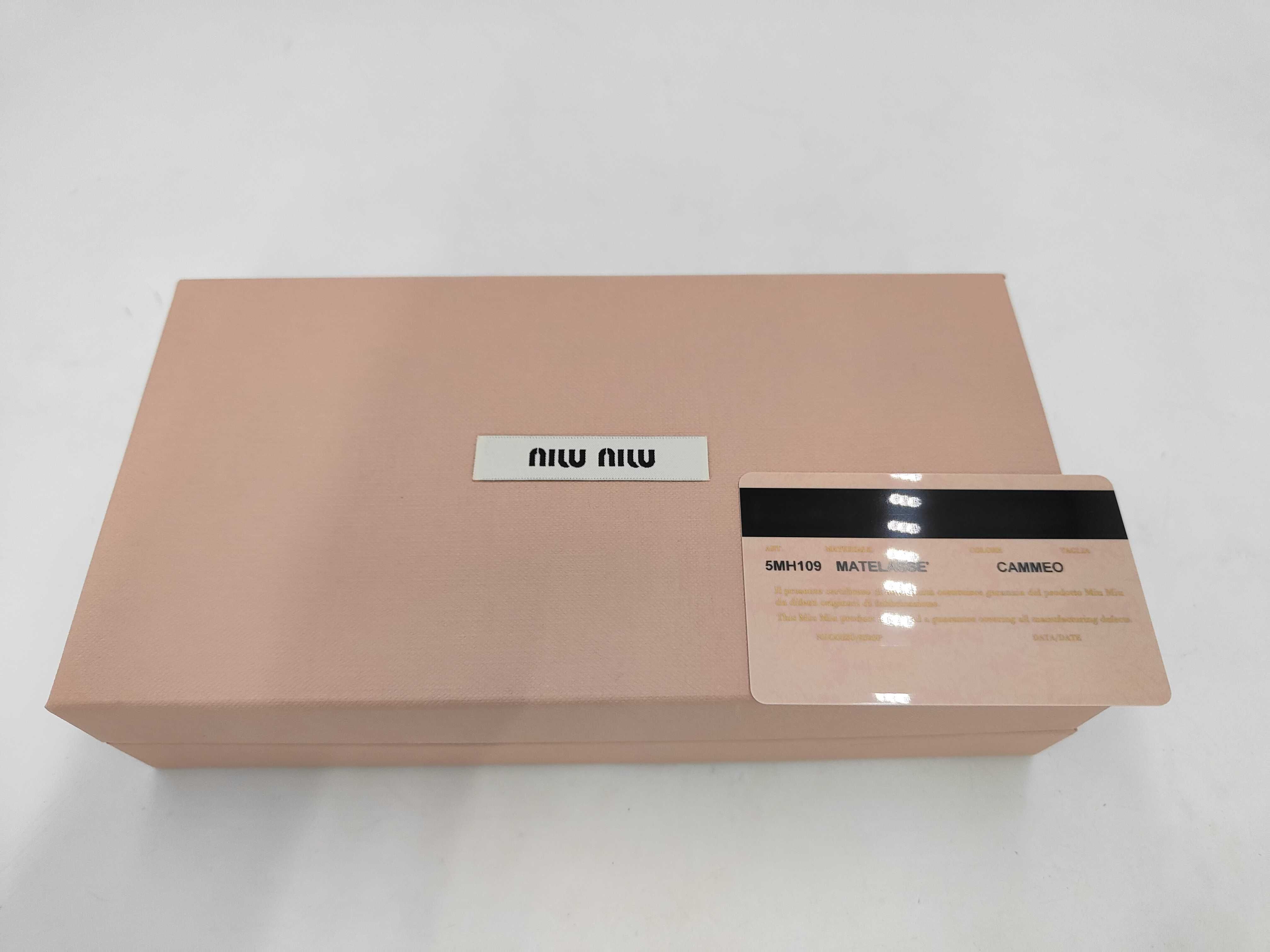 Matelassé Long Wallet — view 11
