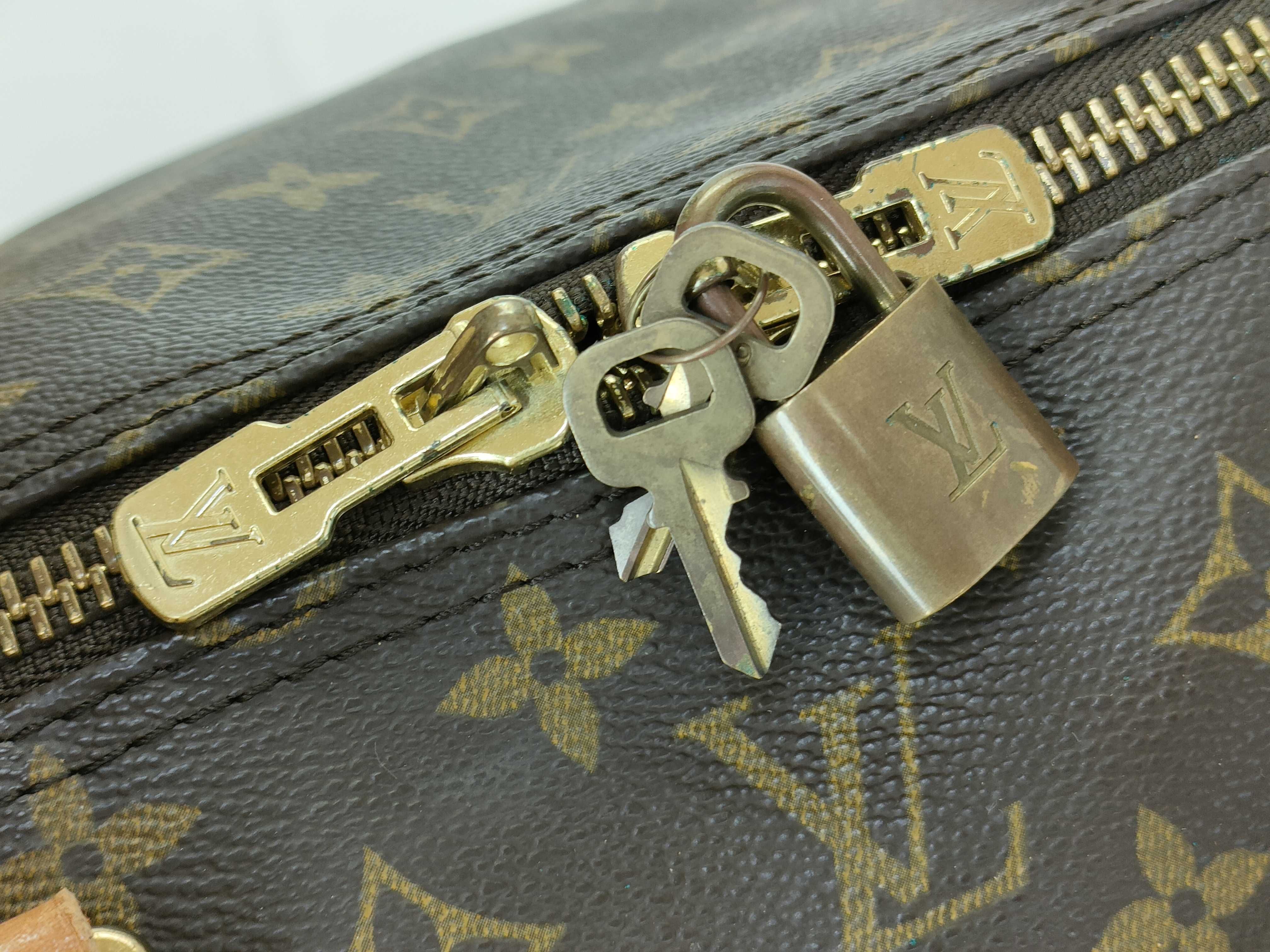 Monogram Louis Vuitton Keepall 60 Bandoulière Boston Bag — view 14