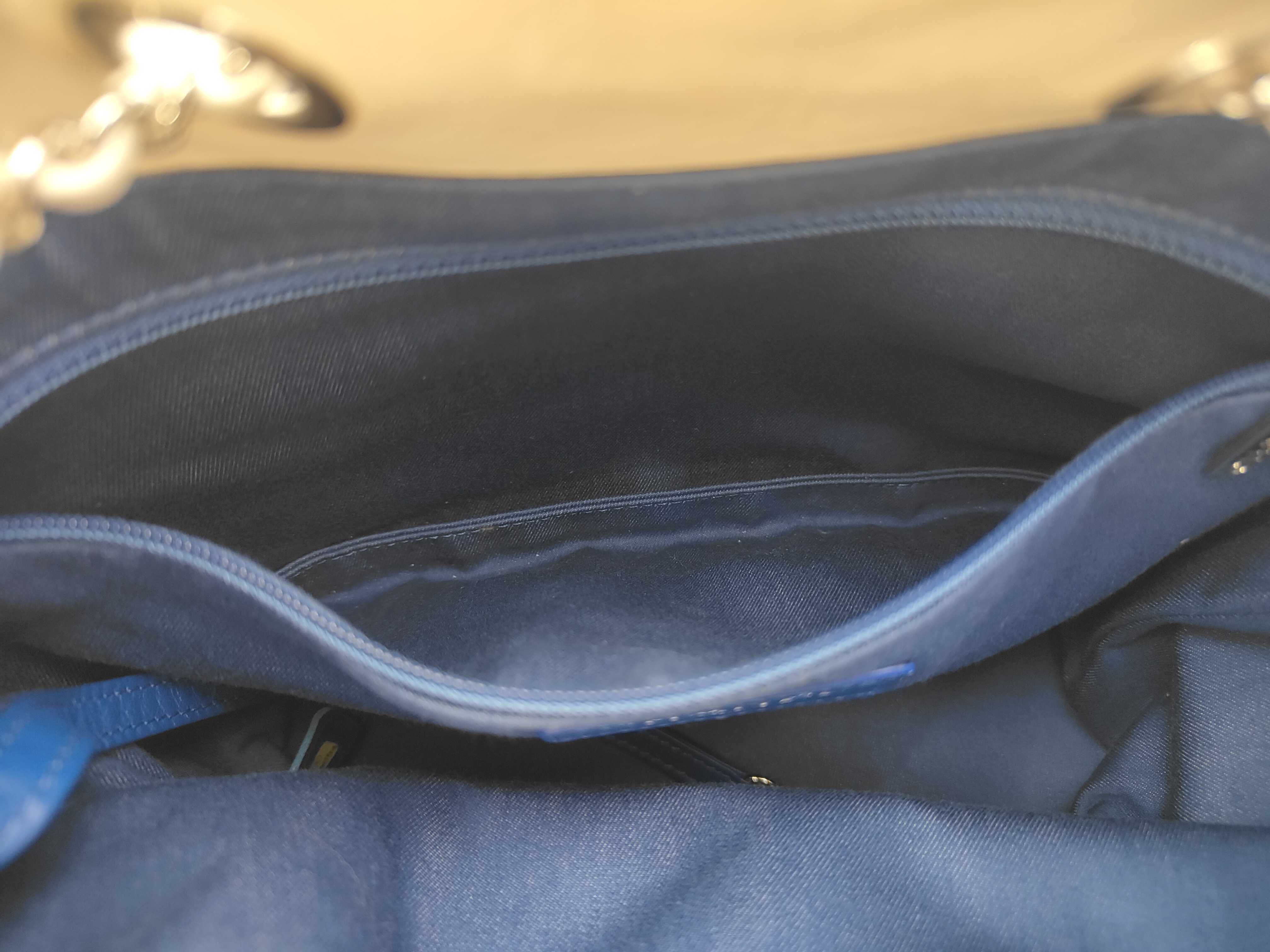 Border Chain Shoulder Drawstring Bag with Silver Hardware, 2019 Collection, Item No. 27239884 (Shoulder Bag) — view 9