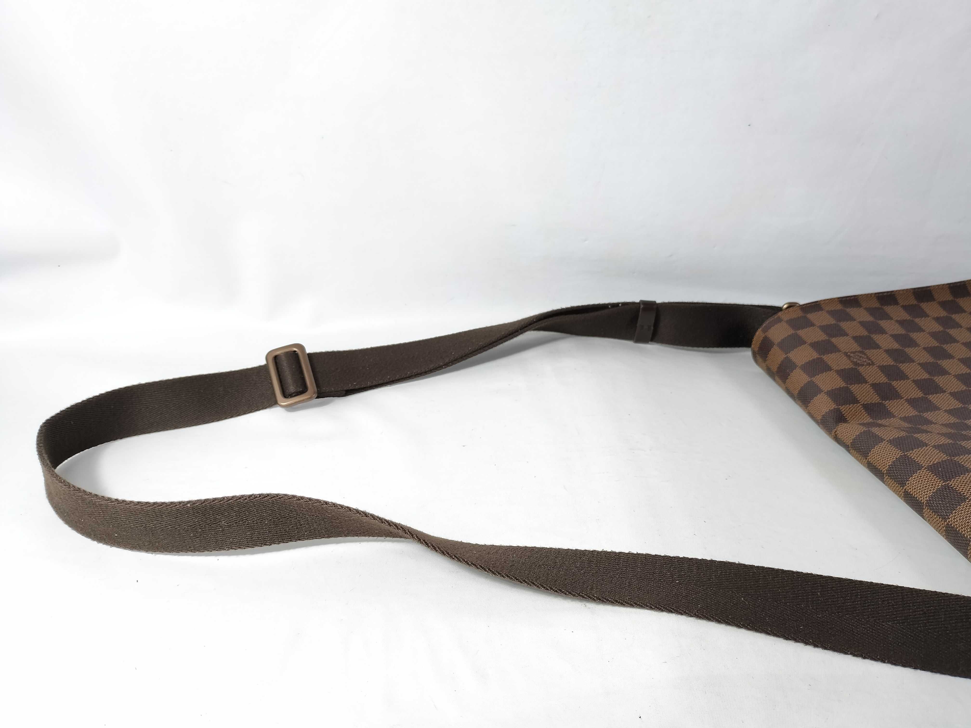 Damier District MM N41212 Brown CA5103 Shoulder Bag — view 3