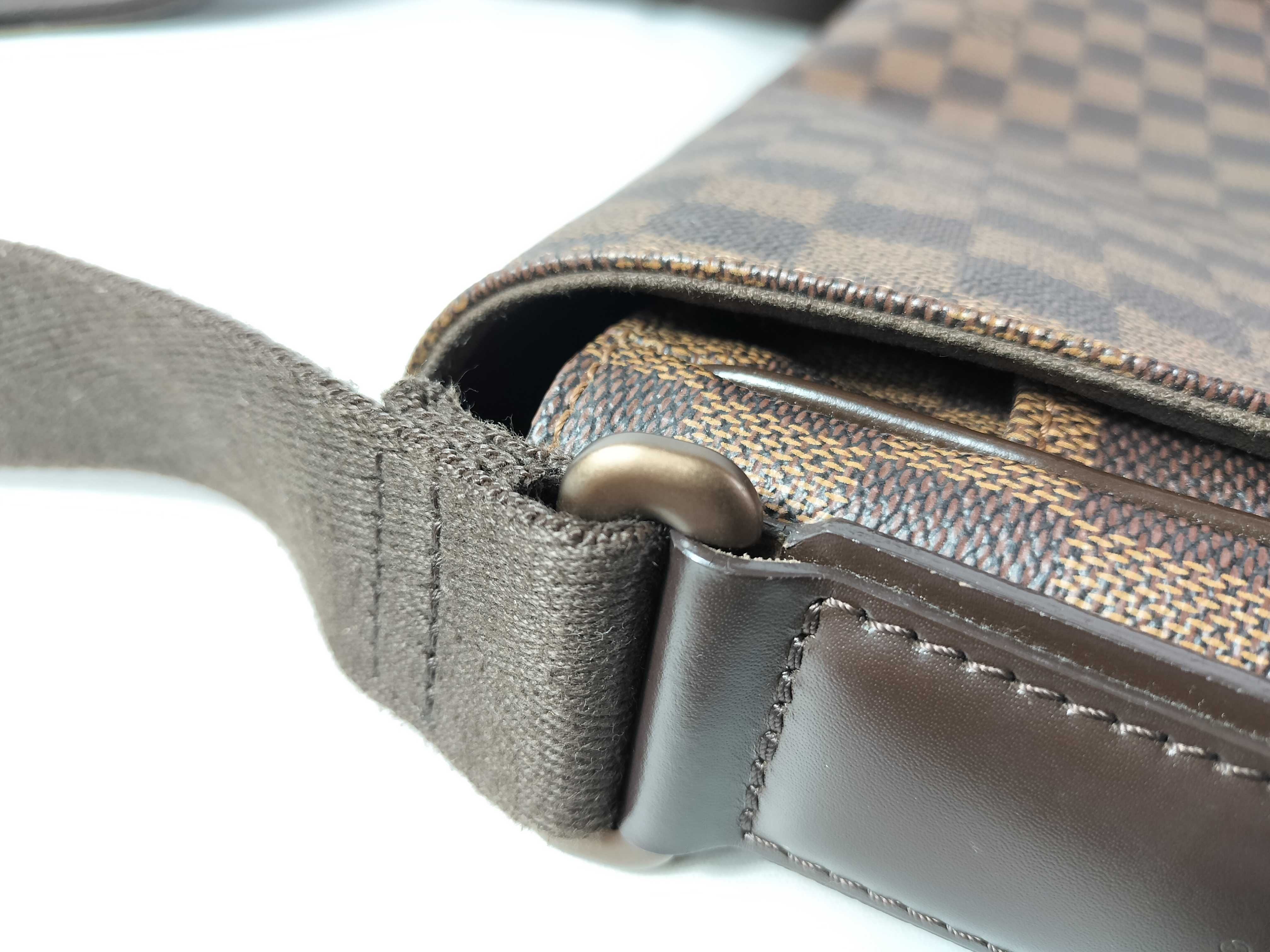 Damier District MM N41212 Brown CA5103 Shoulder Bag — view 5