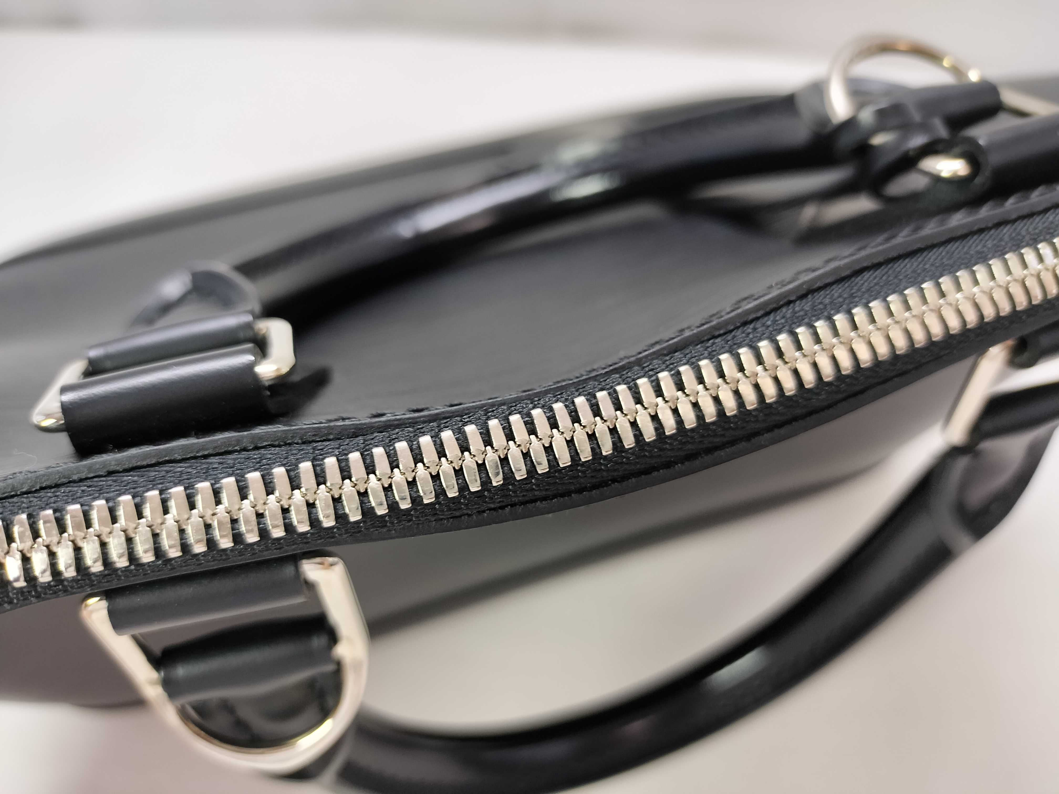 Epi Leather Alma M52142 Black FL3161 Handbag — view 6
