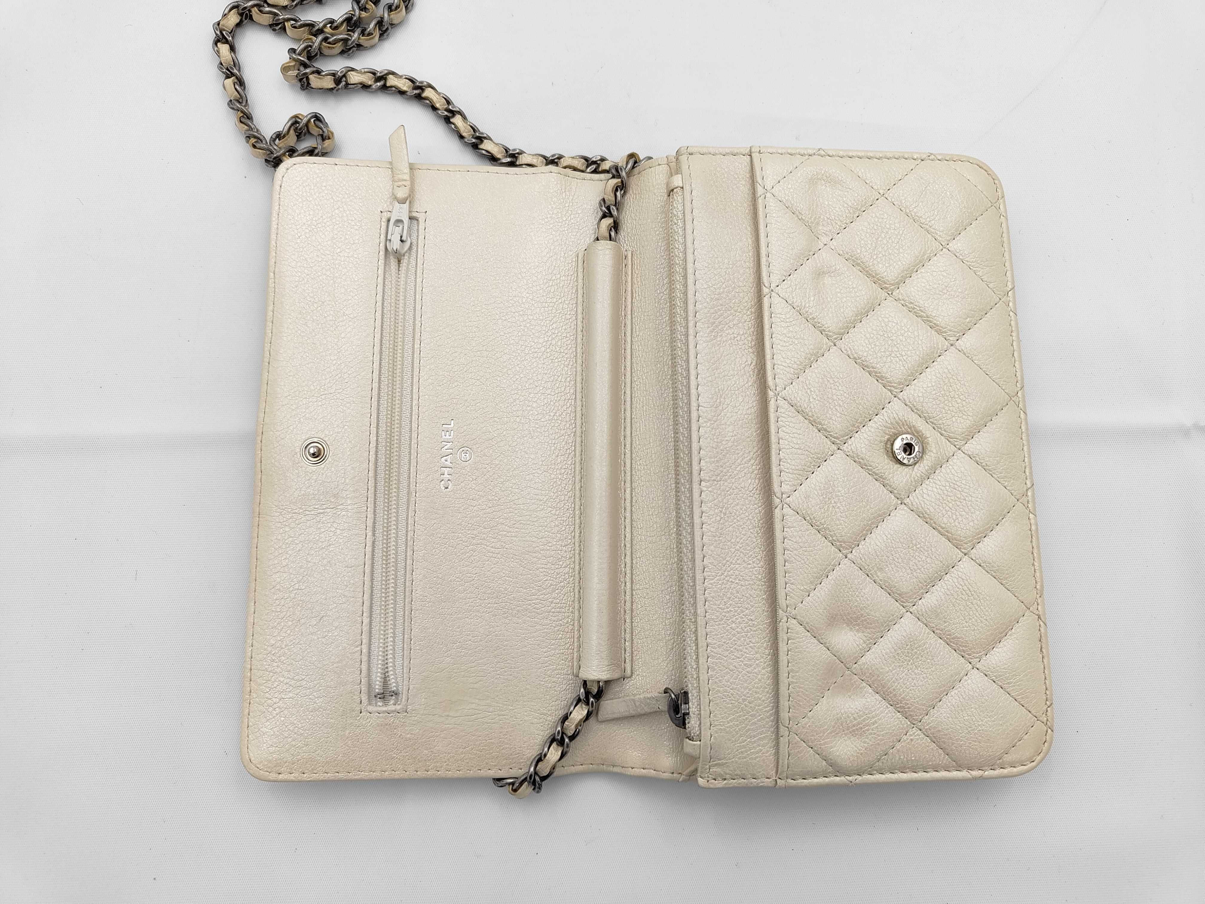 2.55 Lucky Charm Chain Wallet Shoulder Bag — view 13