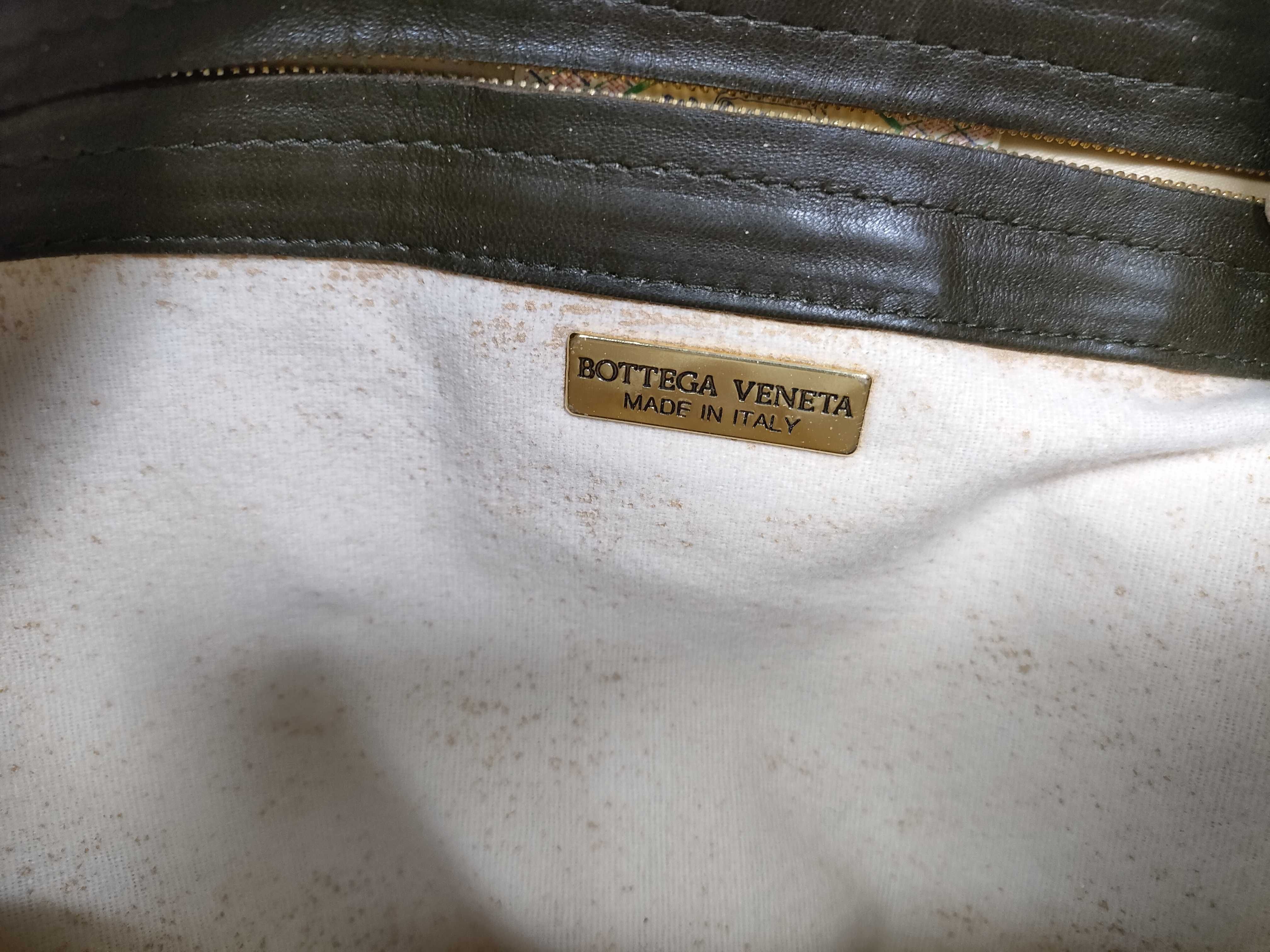 Intrecciato Shoulder Bag (Olive) — view 15