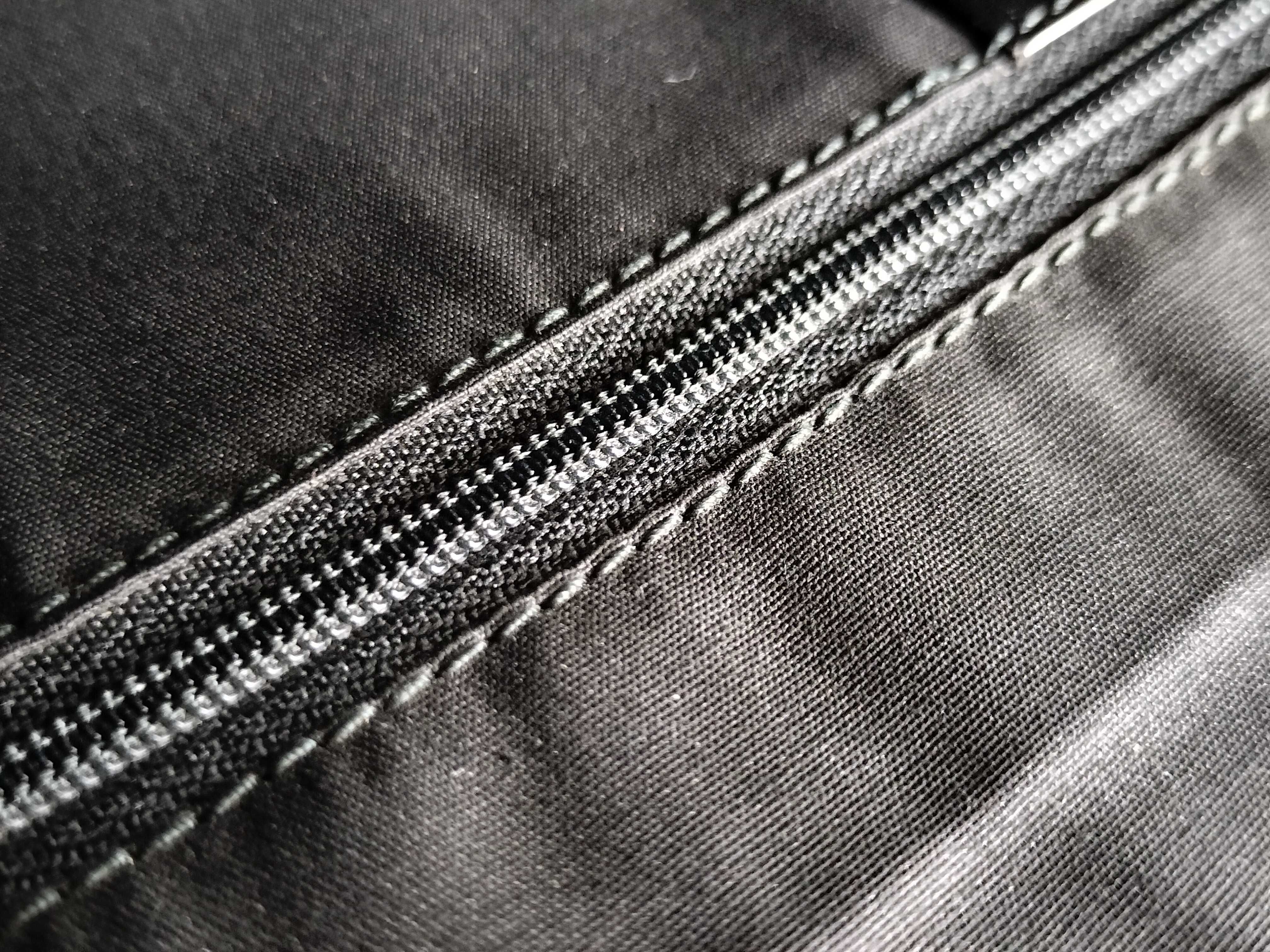 GG Shoulder Bag — view 9