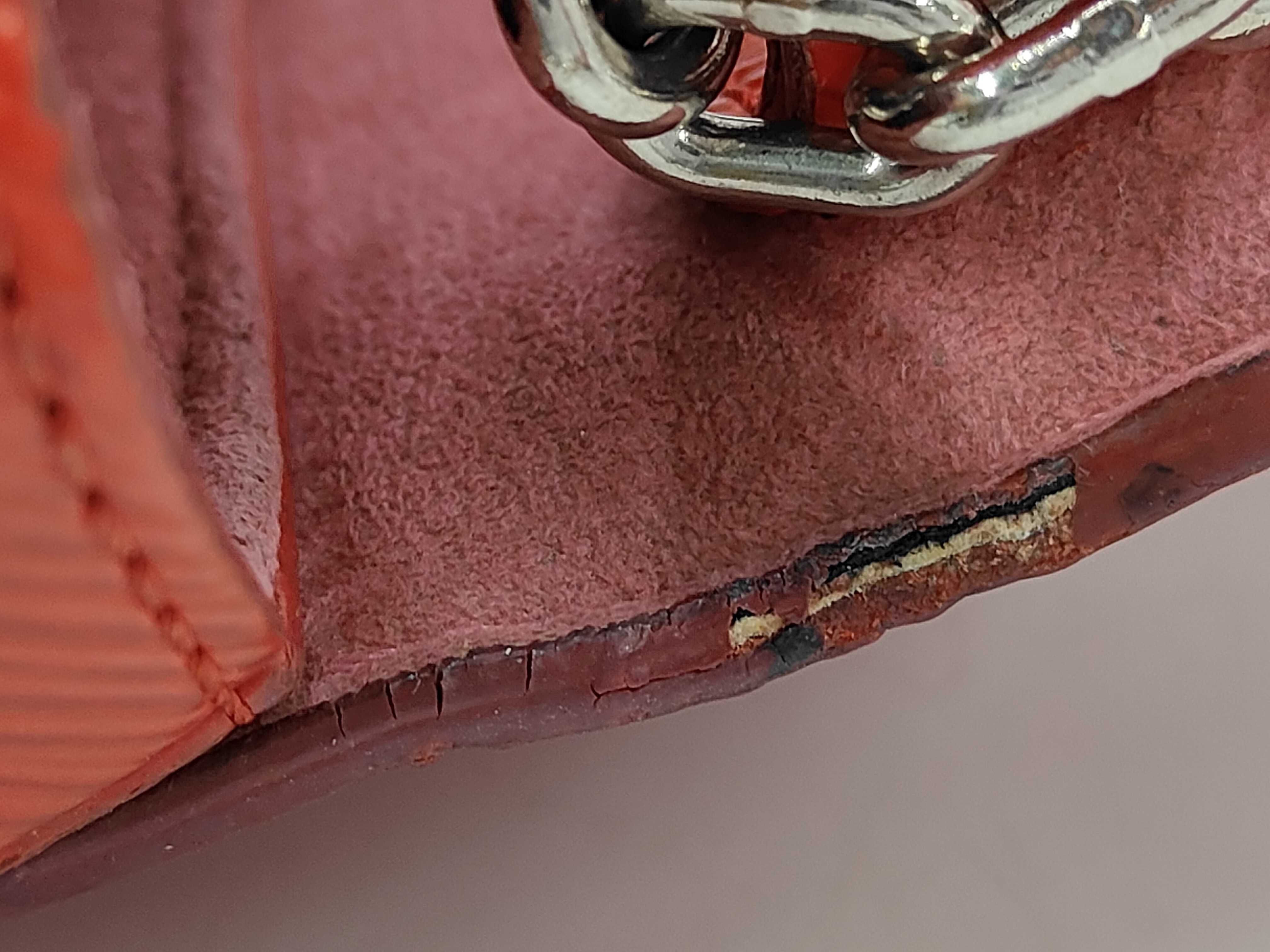 Epi Twist SR2155 Shoulder Bag — view 9
