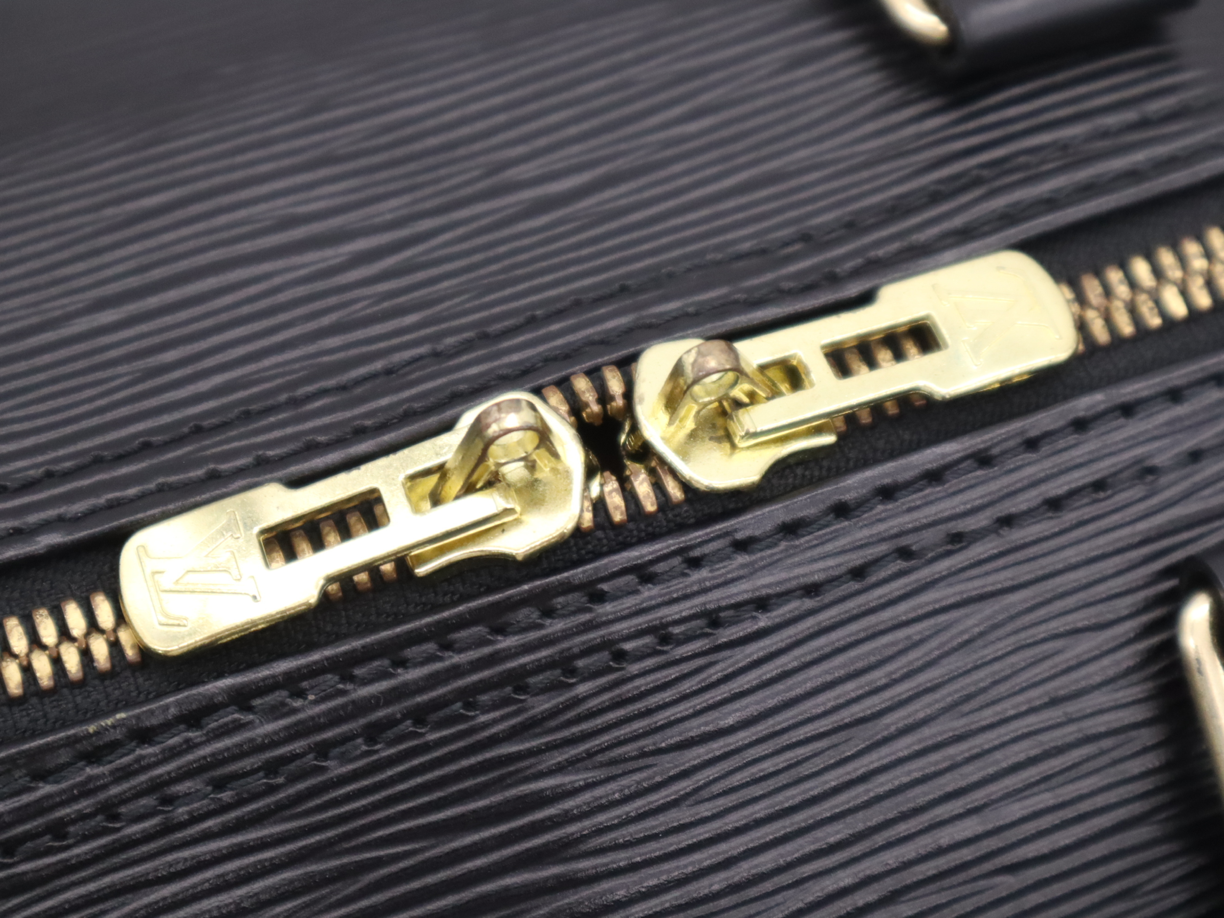 M42962 Epi Keepall 50 Noir Boston Bag — view 9