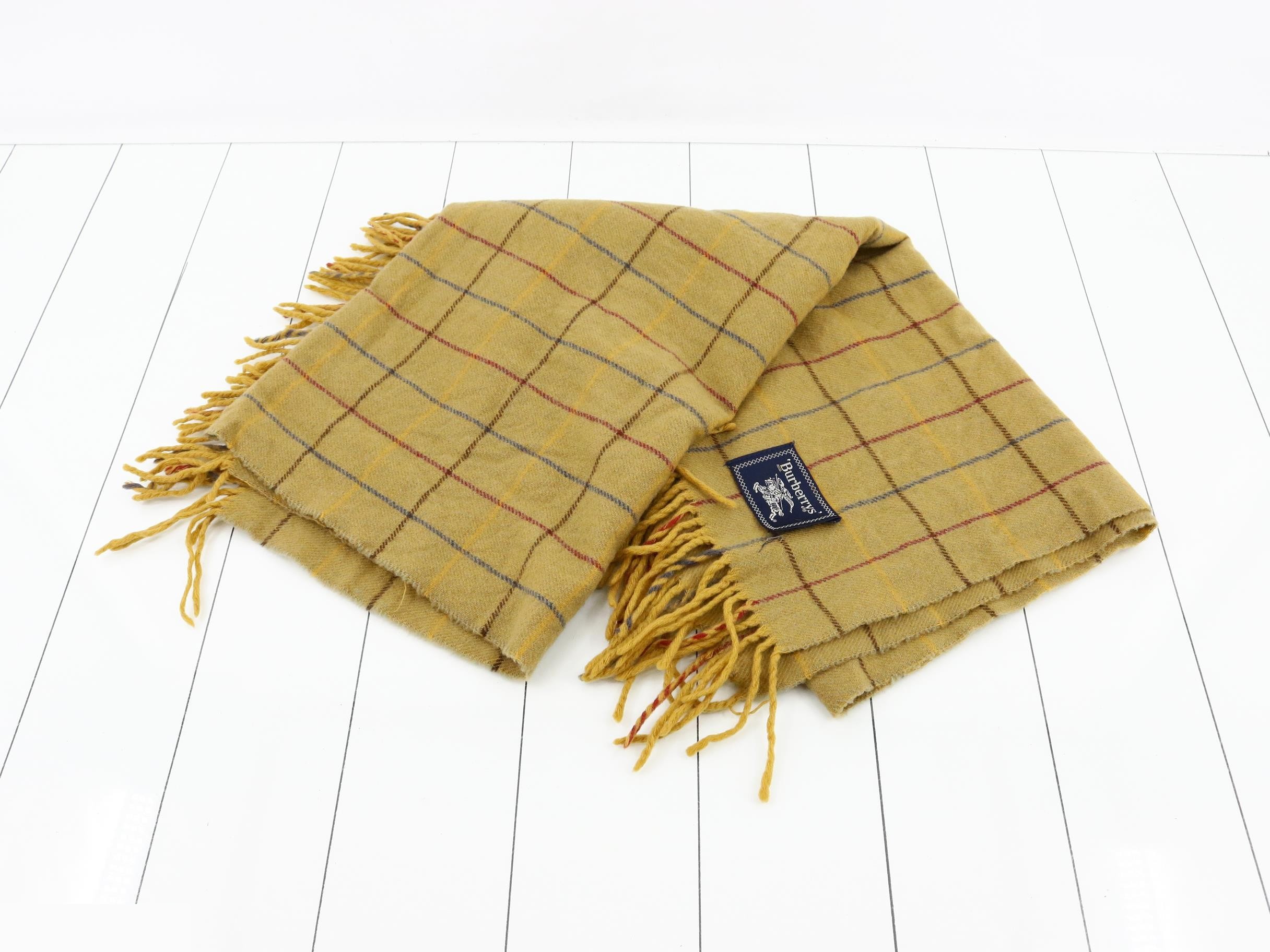 Other items: accessories, shawls (lap blankets) — view 2