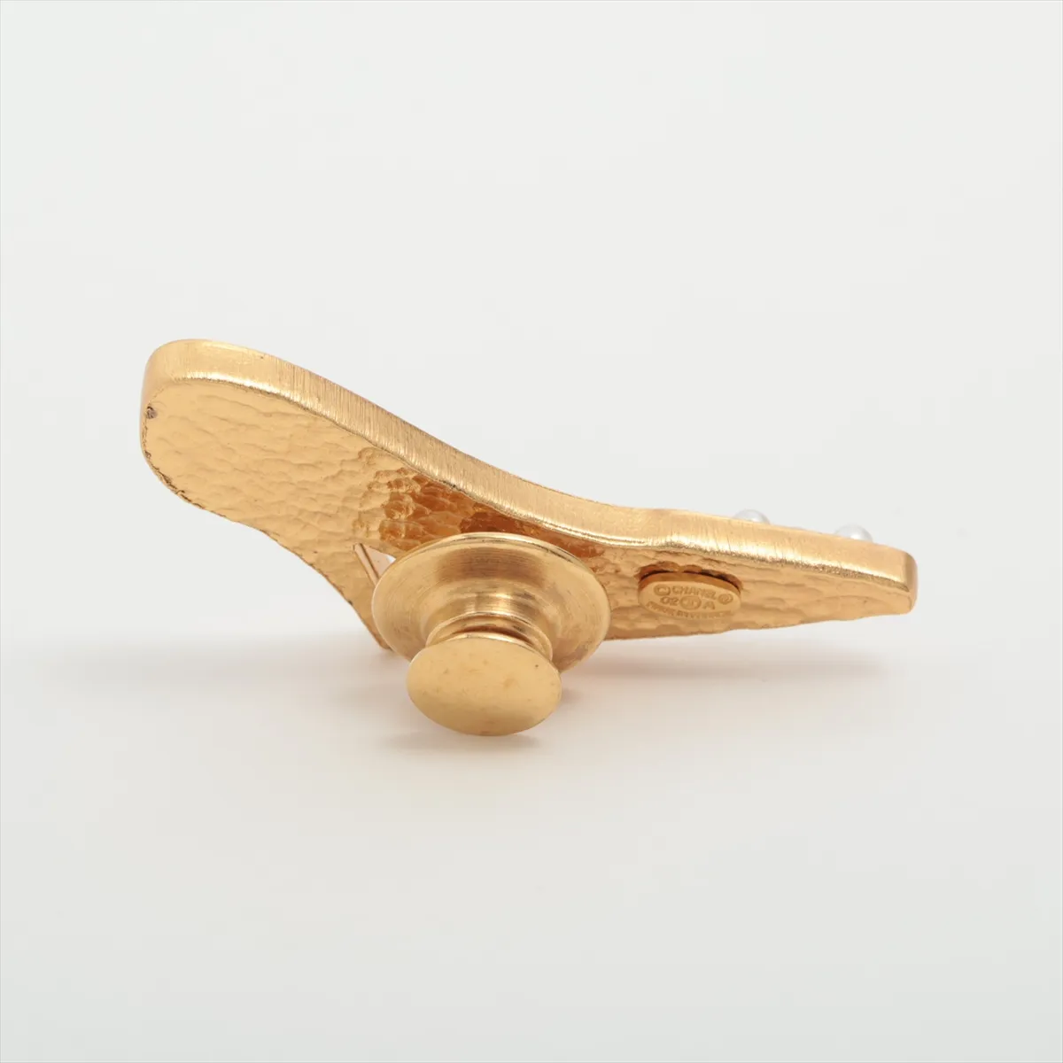 Cocomark 02A Pin Brooch GP x Fake Pearl Black x Gold — view 2