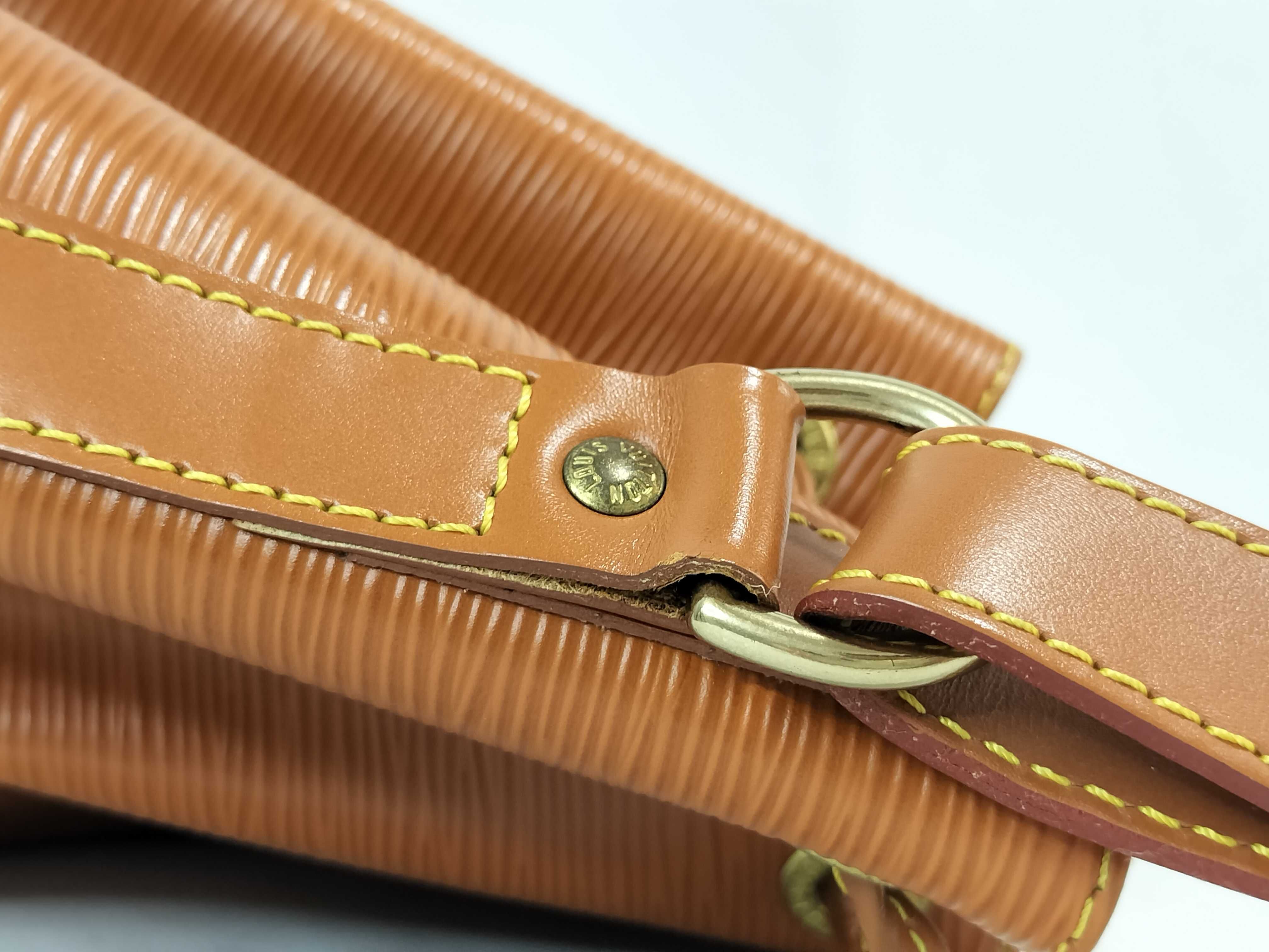 Epi Leather Petit Noé AR1924 Shoulder Bag — view 5