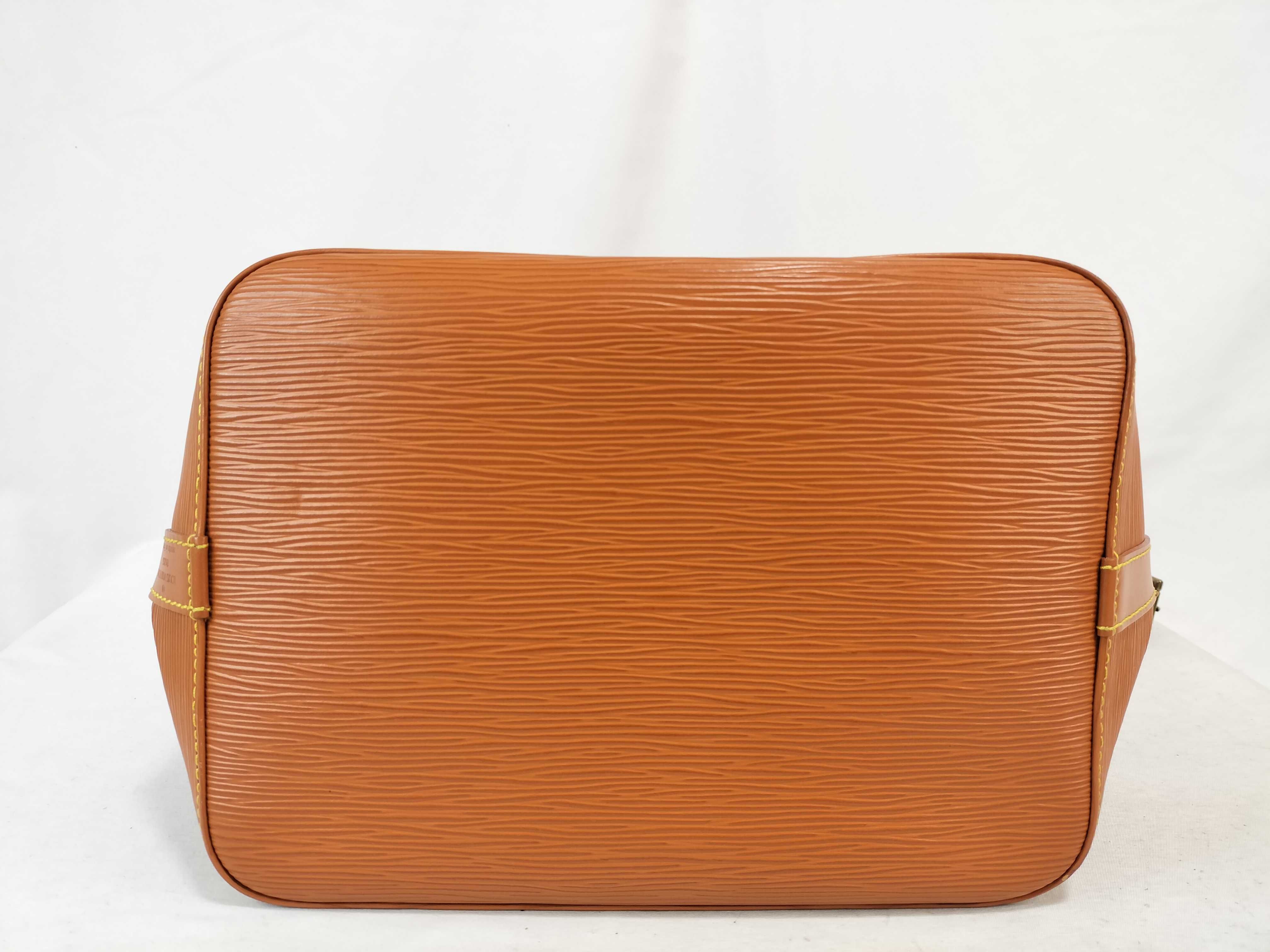 Epi Leather Petit Noé AR1924 Shoulder Bag — view 7