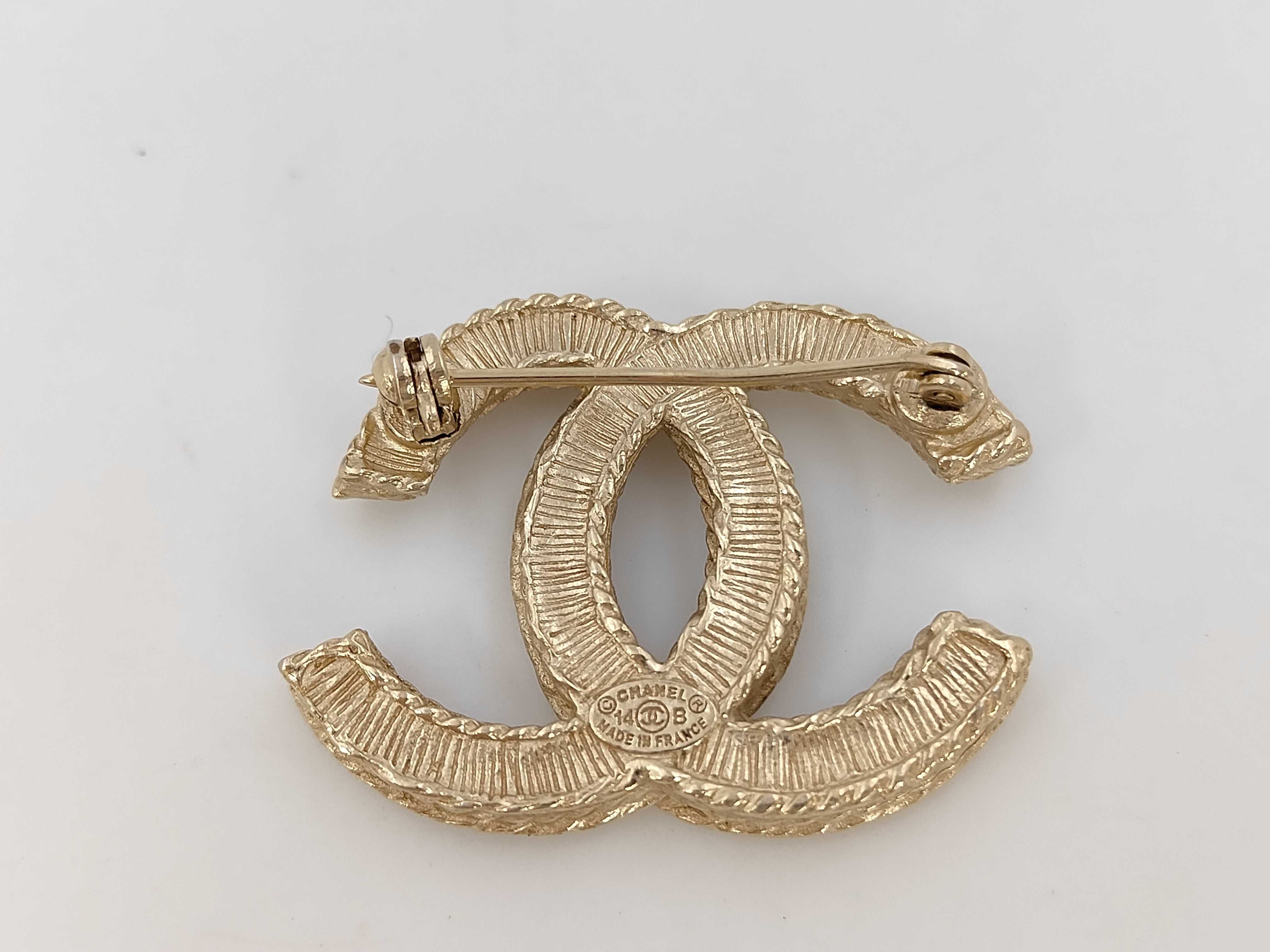Pearl Gold Brooch — view 2