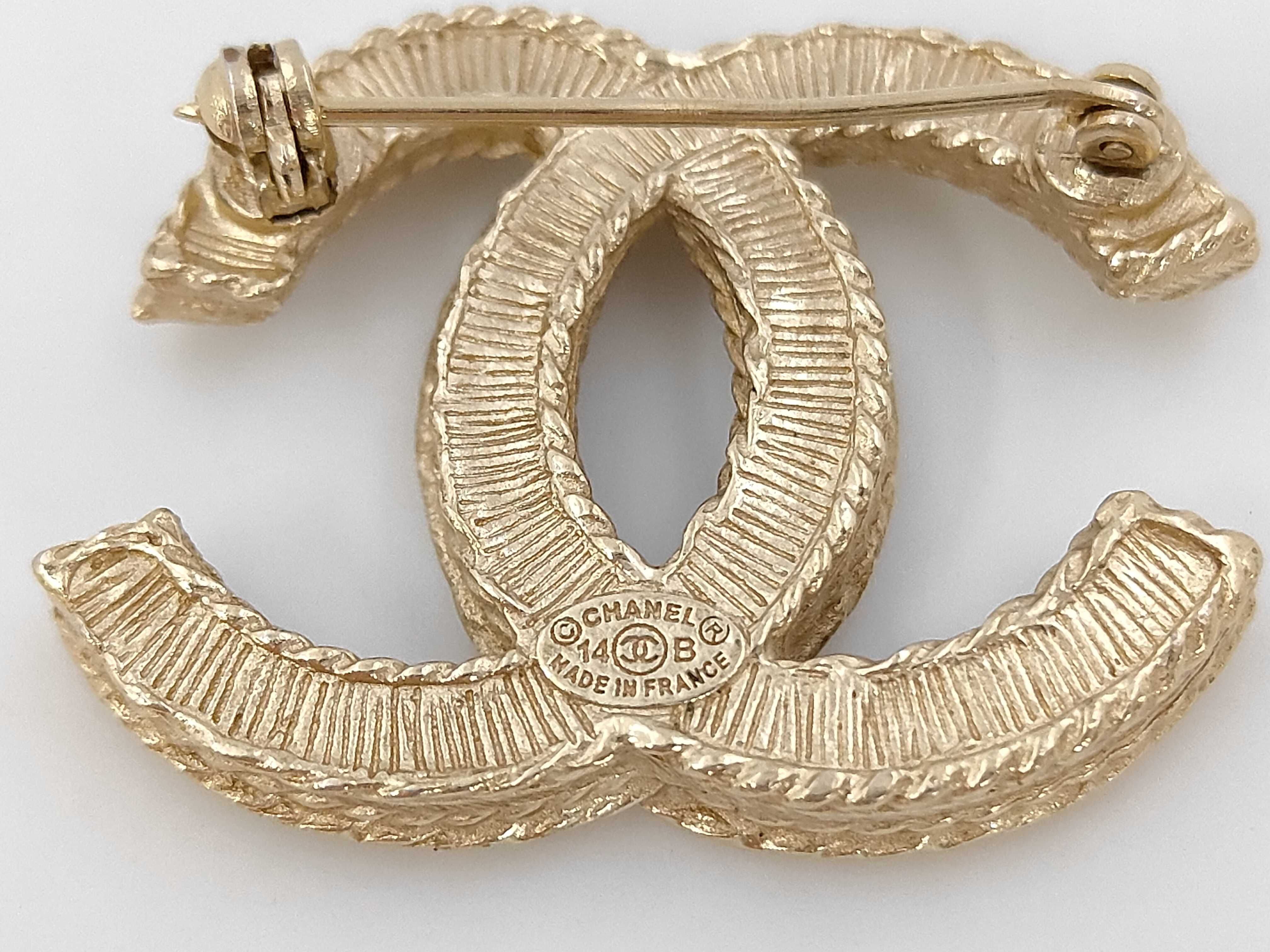 Pearl Gold Brooch — view 3