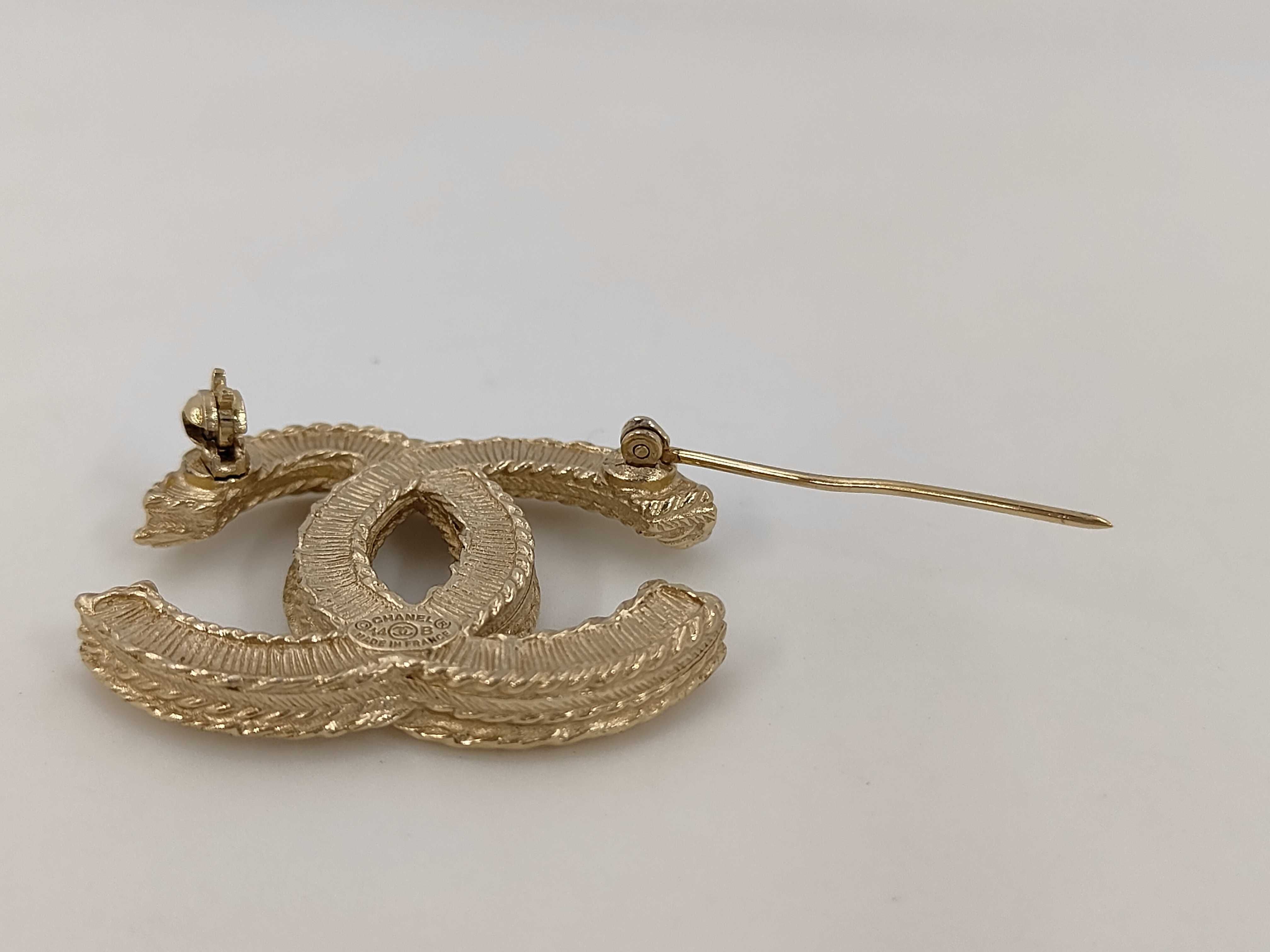Pearl Gold Brooch — view 5