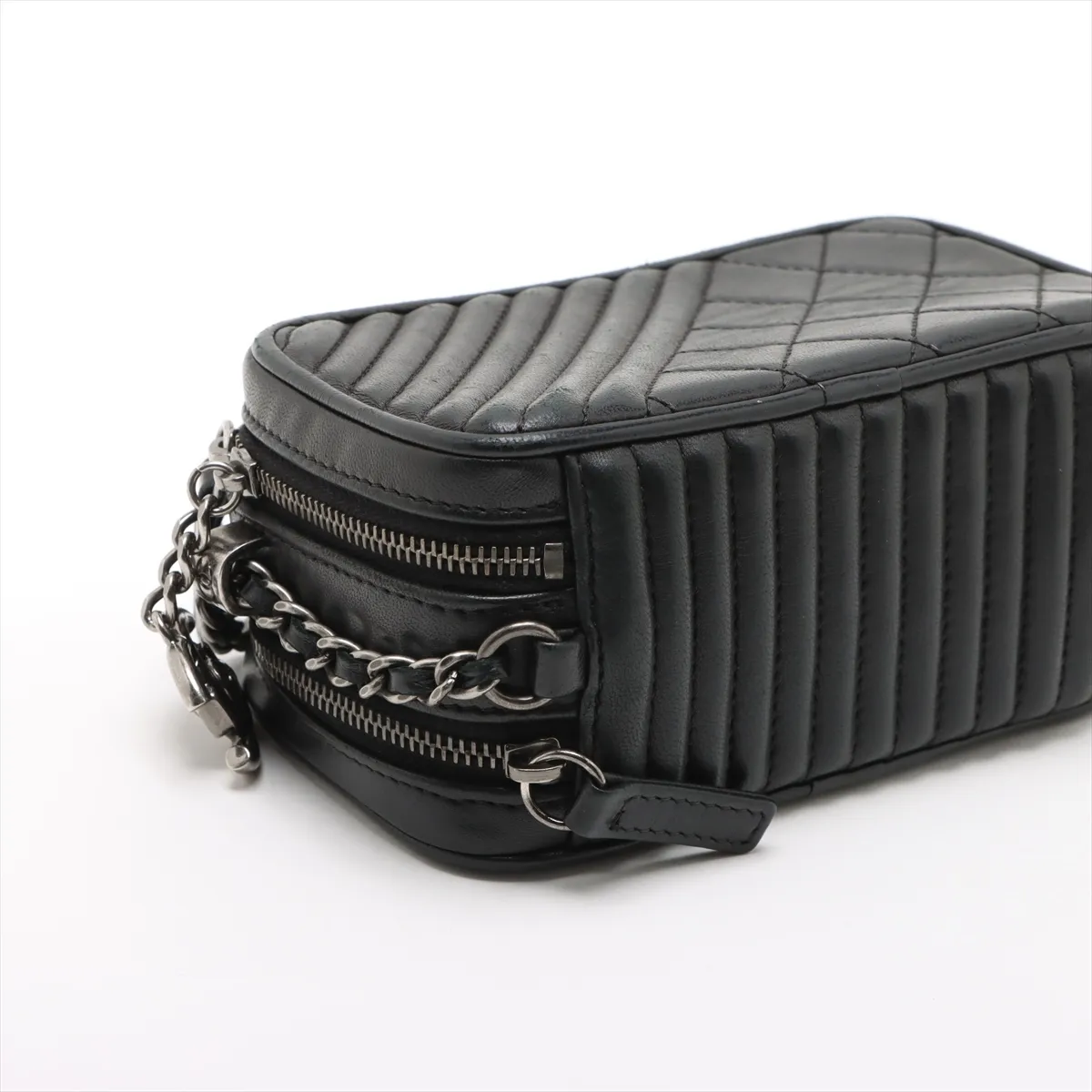 bias stitch lambskin chain shoulder bag black gunmetal hardware 20439441 20s — view 4
