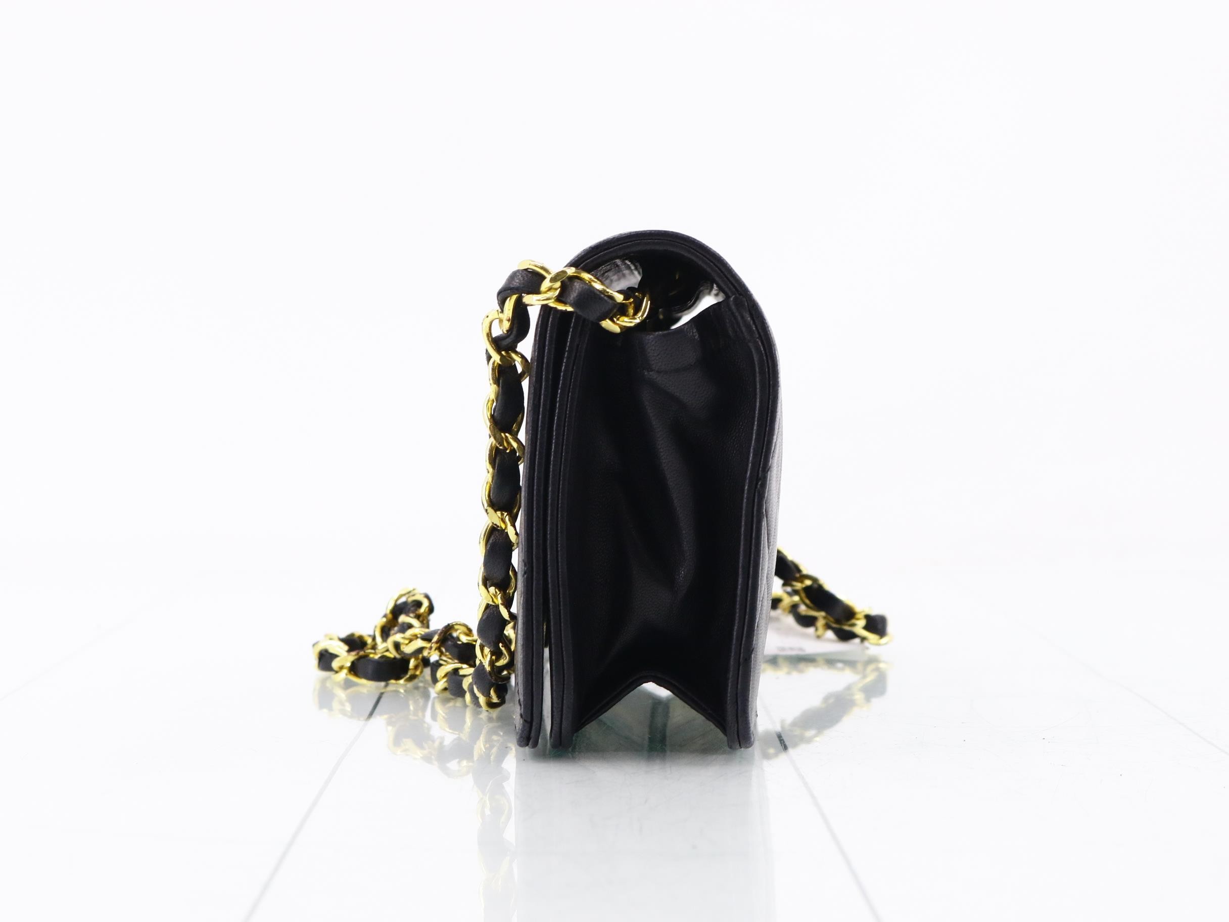 Matelassé Push-Lock Chain Shoulder Bag — view 3