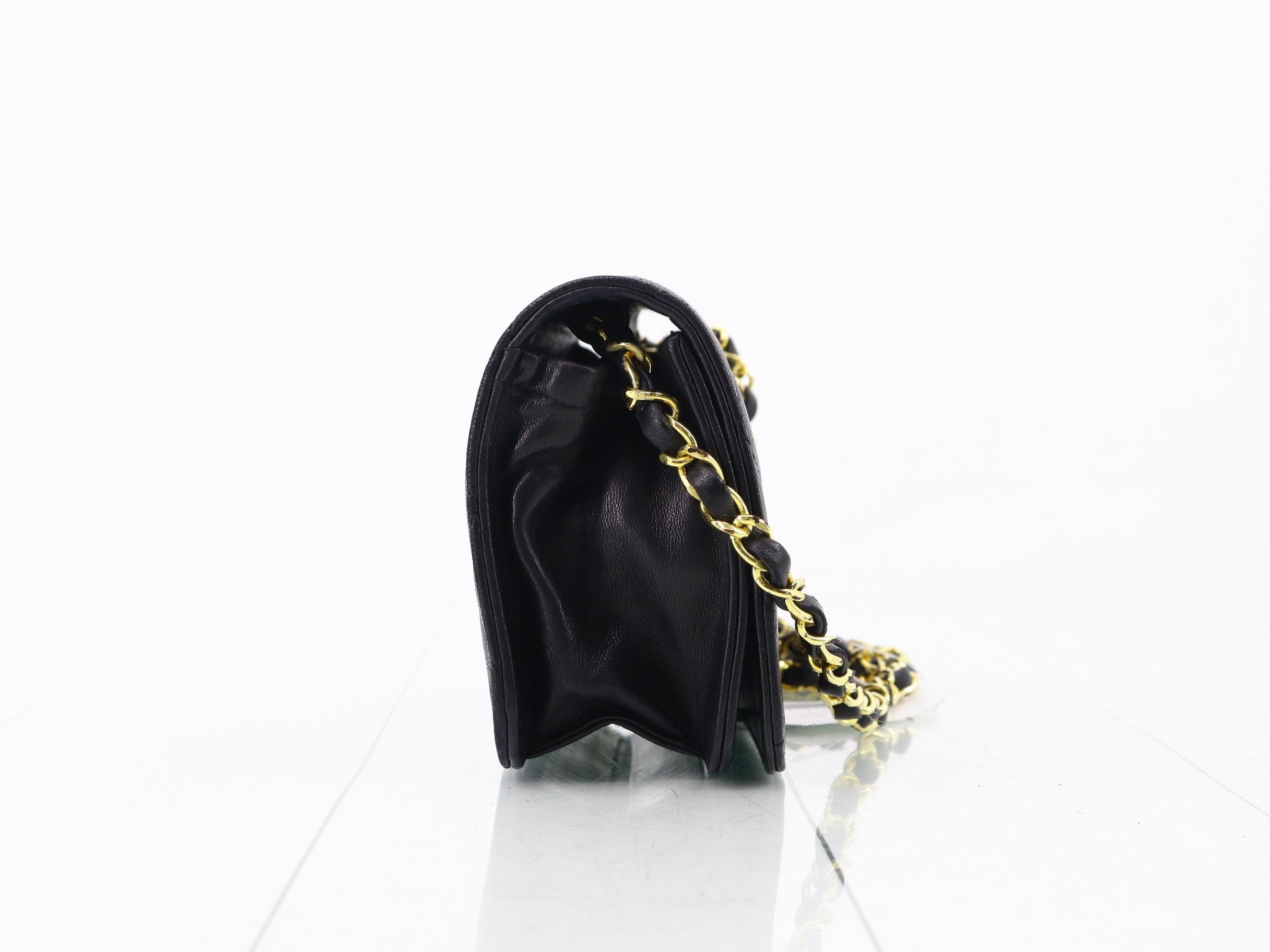 Matelassé Push-Lock Chain Shoulder Bag — view 4