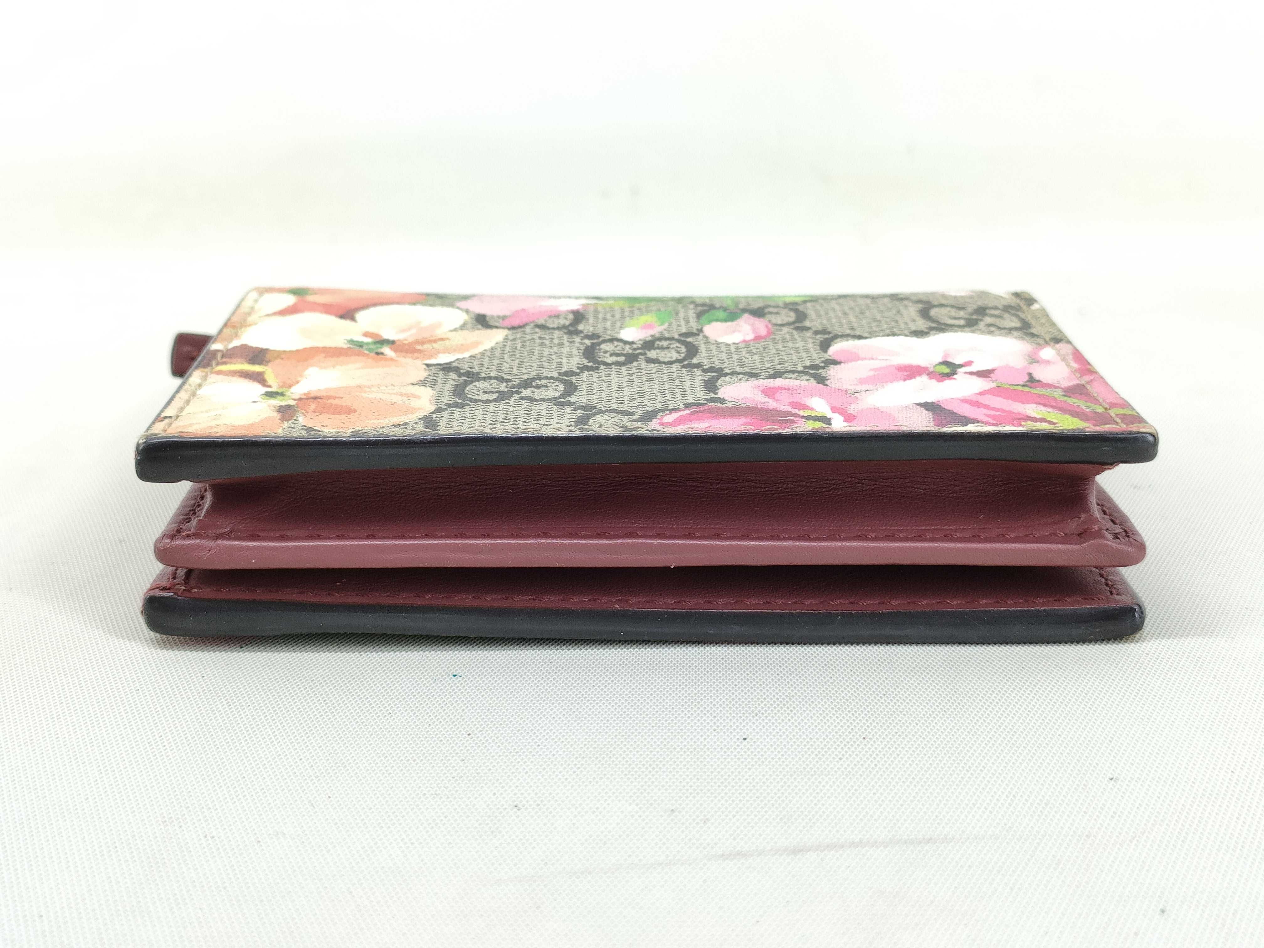 GG Supreme Gucci GG Blooms Compact Wallet — view 4