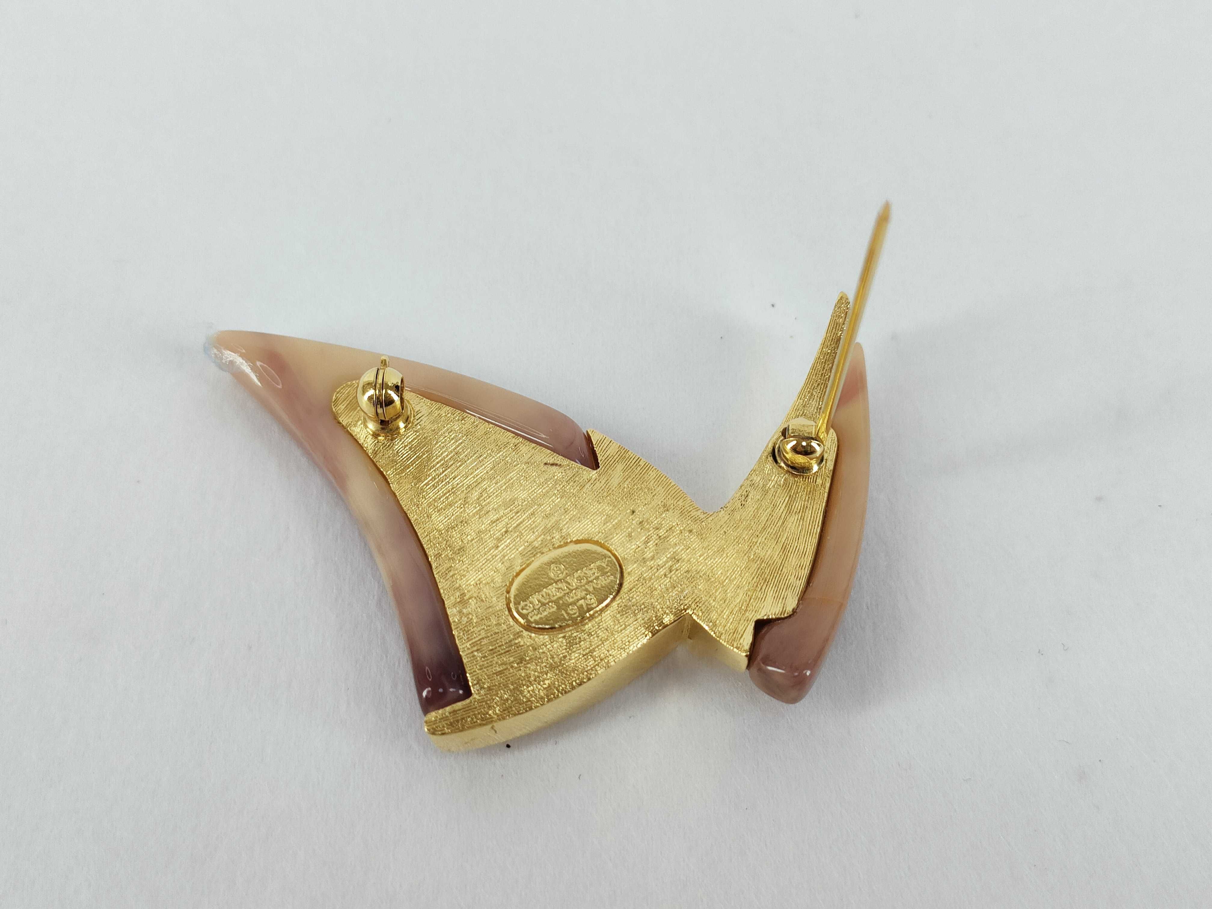 brooch — view 4