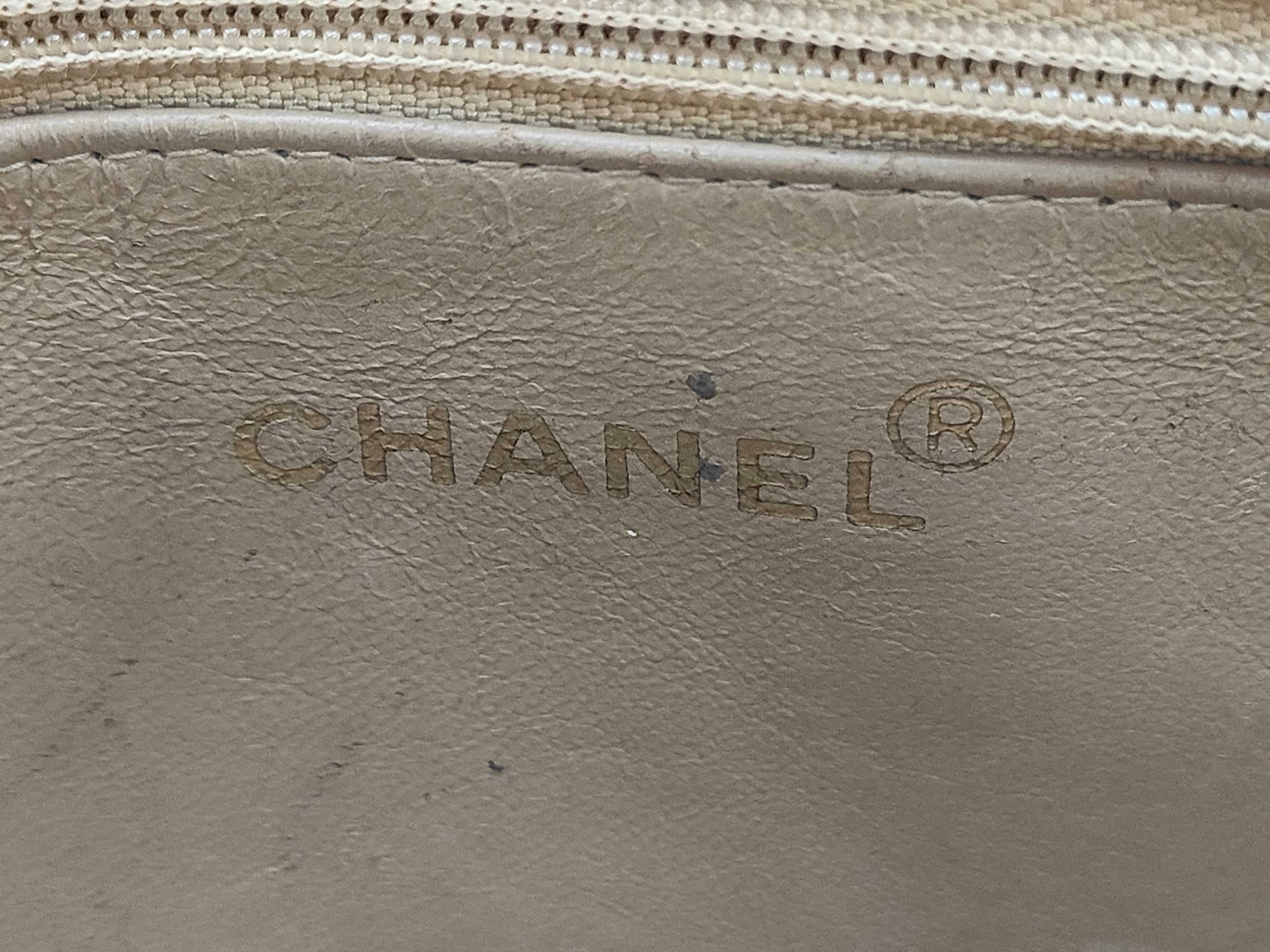 Caviar Chain Tote Bag (with seal) — view 11
