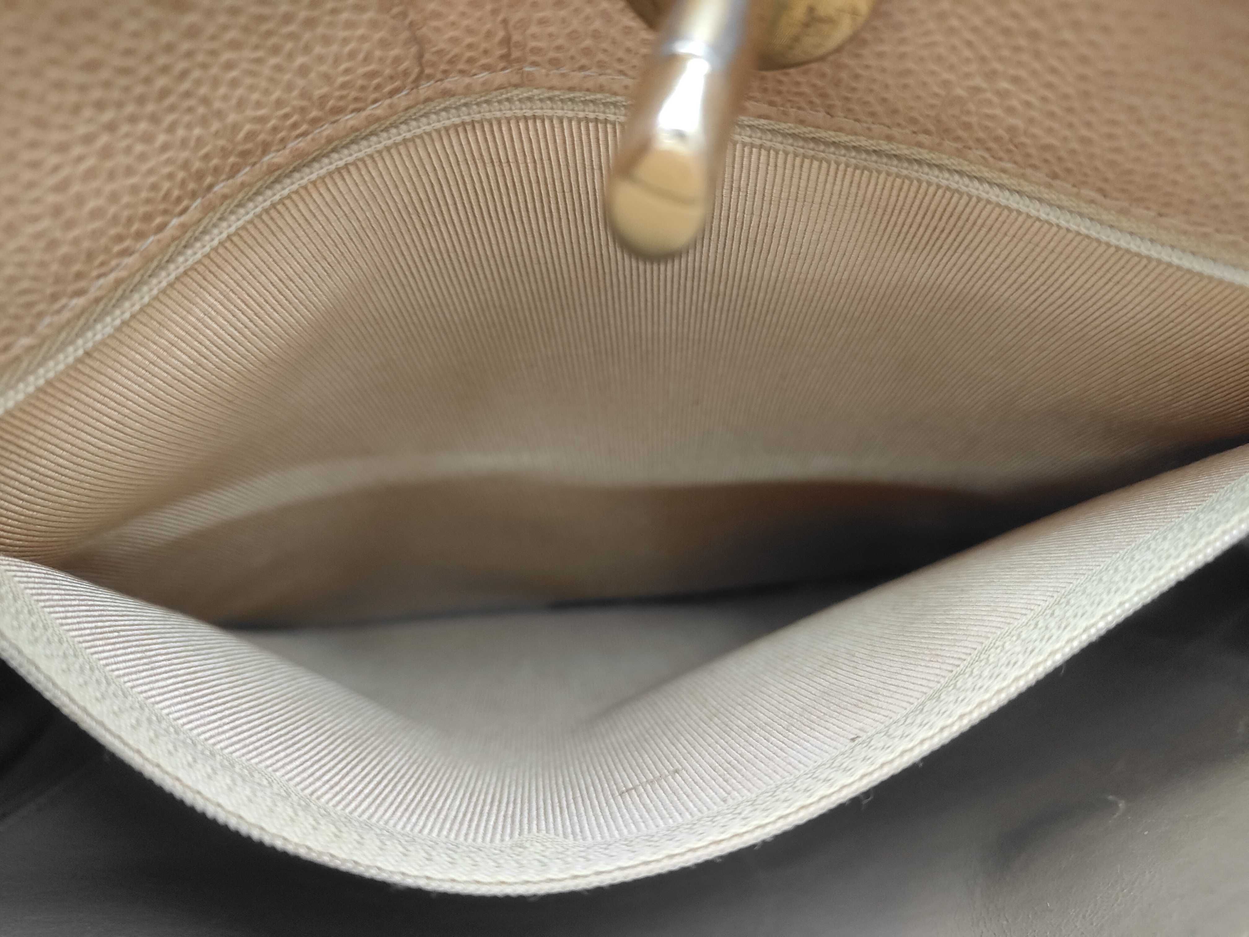 Caviar Chain Tote Bag (with seal) — view 9