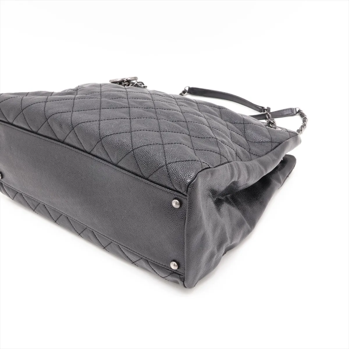 Matelassé Caviar Skin Chain Tote Bag, Black with Gunmetal Hardware, Item No. 17099238, Series 17 — view 3