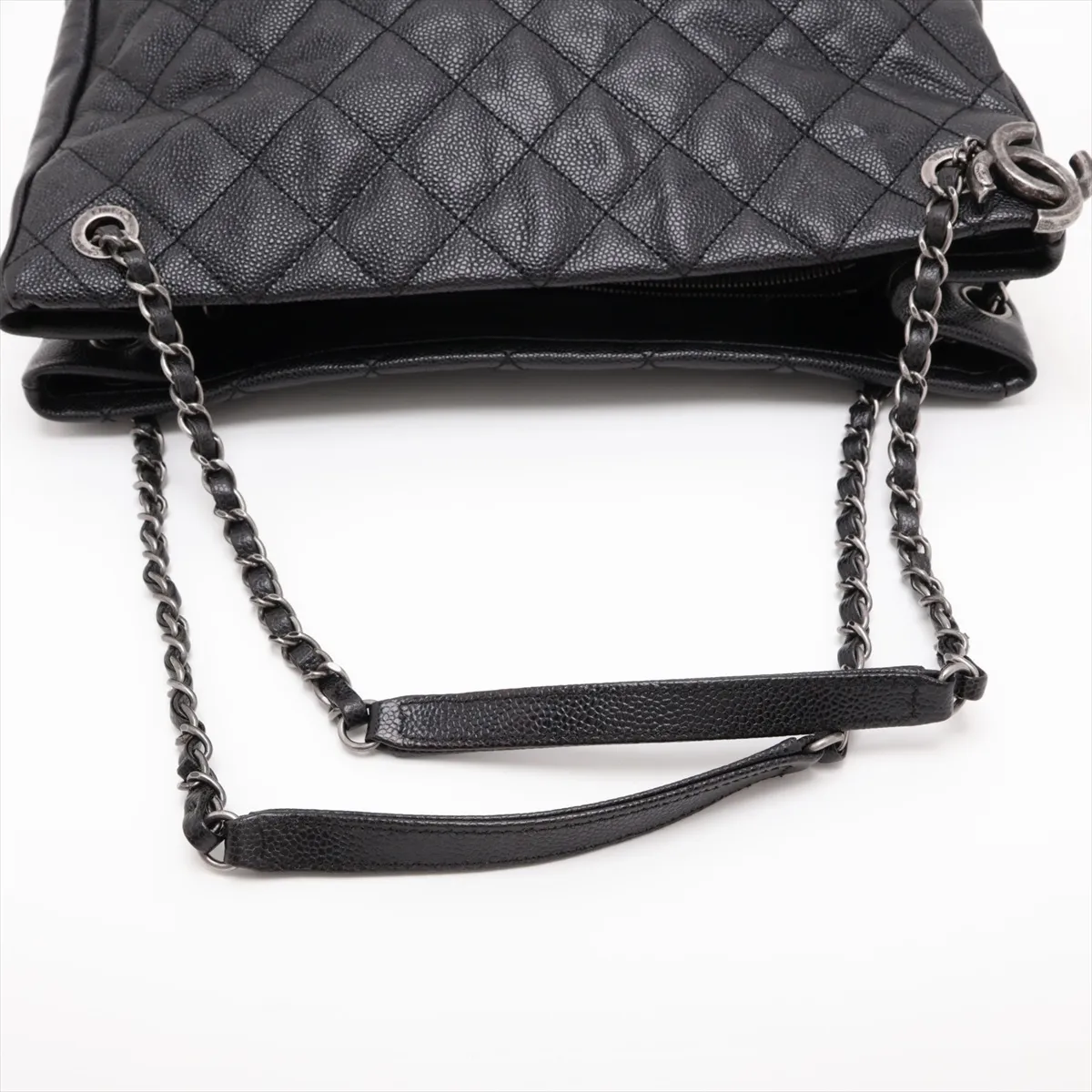 Matelassé Caviar Skin Chain Tote Bag, Black with Gunmetal Hardware, Item No. 17099238, Series 17 — view 5