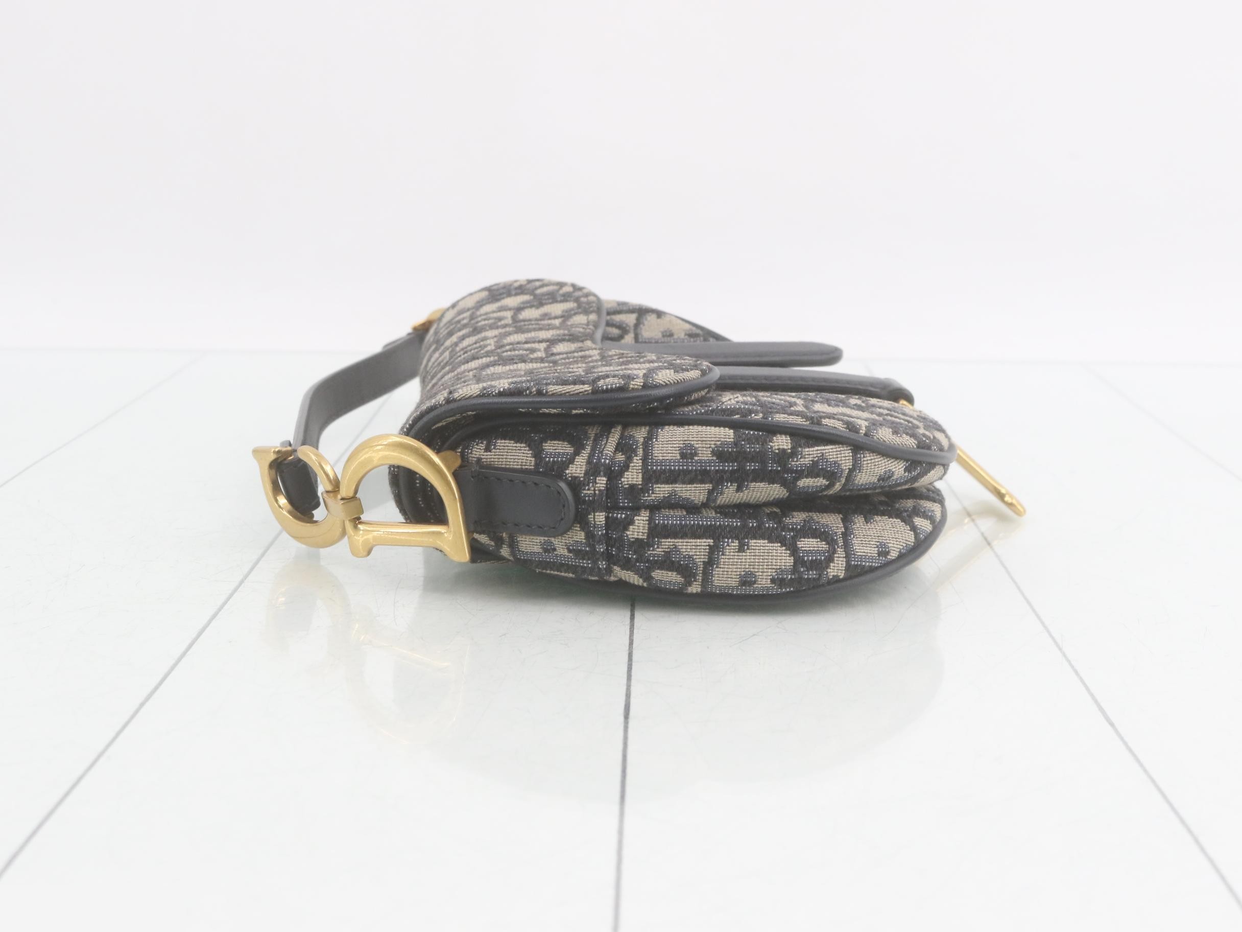 Trotter Shoulder Bag, Saddle, Oblique Canvas — view 4
