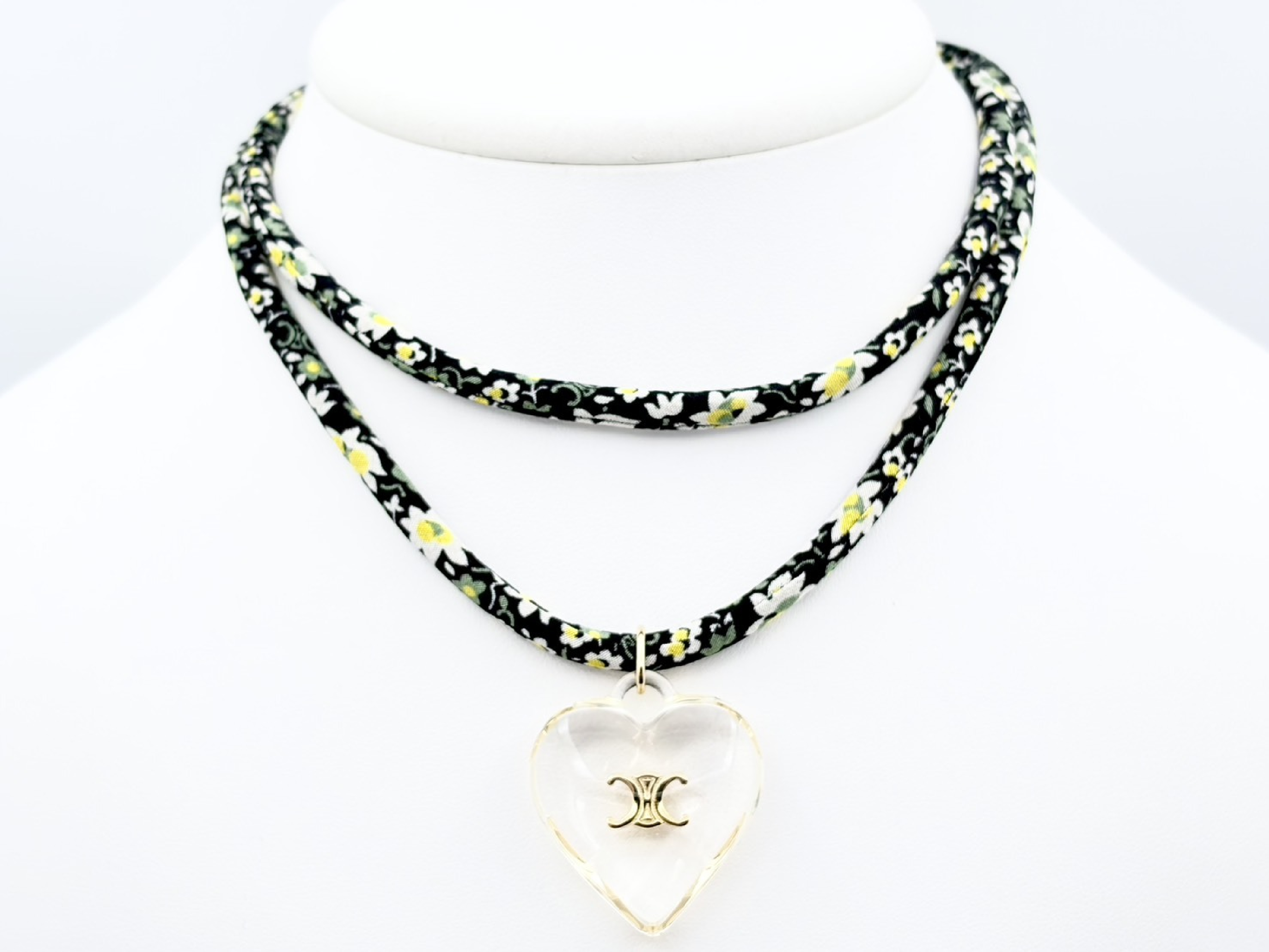 Triomphe Heart Pendant Silk Cord Flower Resin x Fabric Floral Cord Necklace — view 3