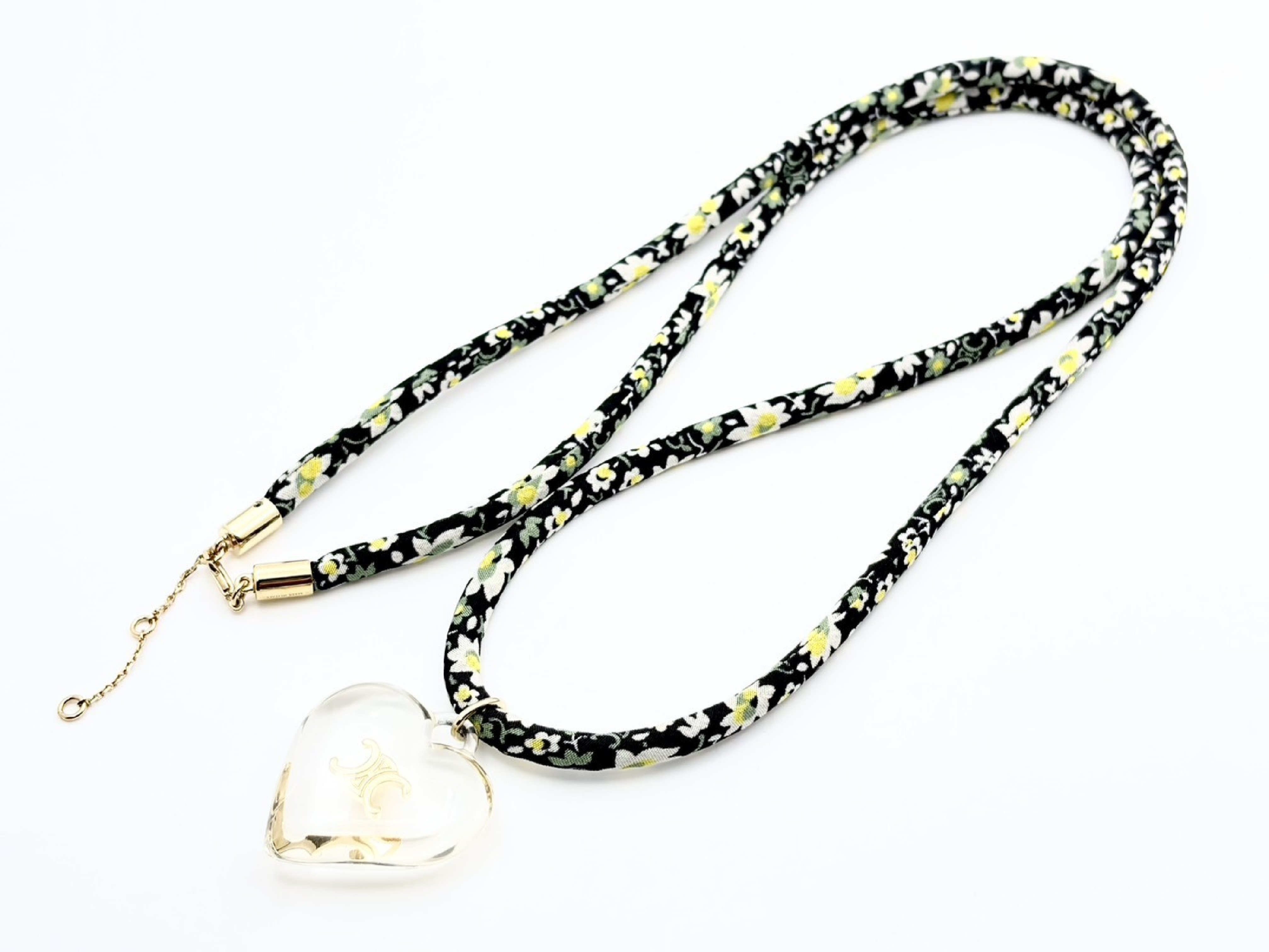Triomphe Heart Pendant Silk Cord Flower Resin x Fabric Floral Cord Necklace — view 4